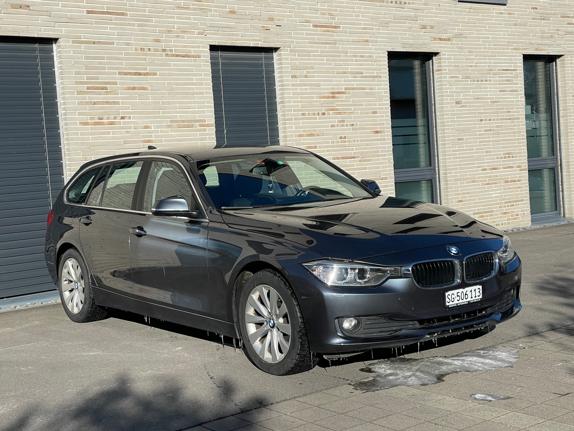 BMW 320d xDrive Touring Sport Line Steptronic-image-5