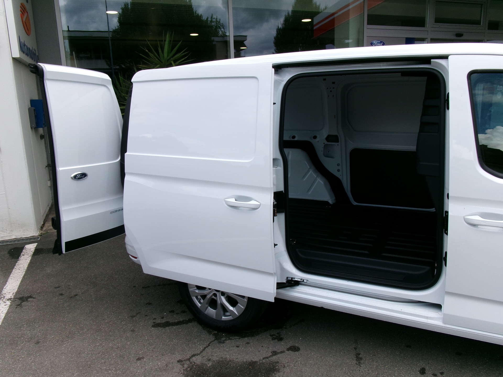 FORD Grand Transit Connect Kasten 2.0 EcoBlue Limited-image-5