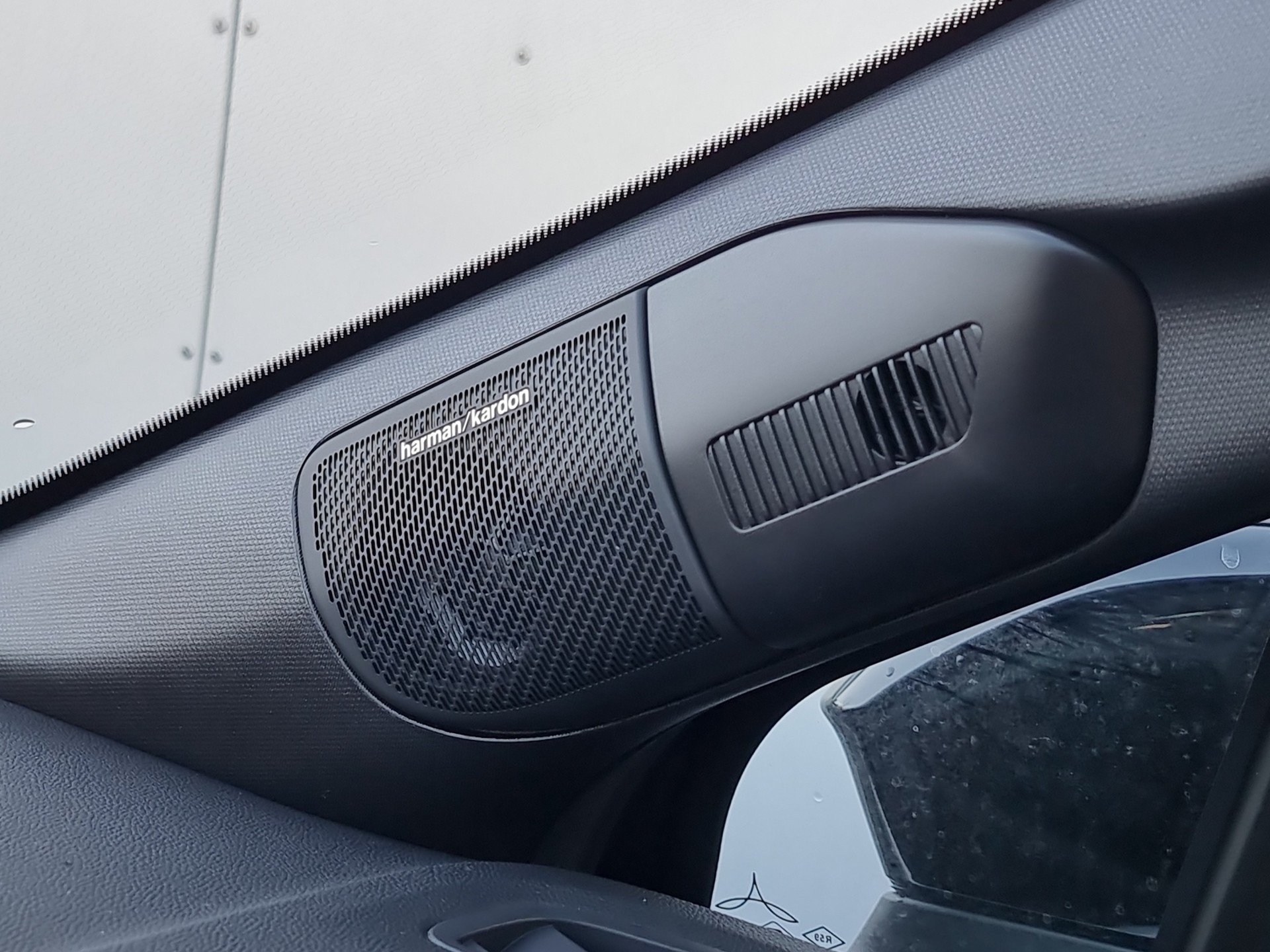 MITSUBISHI Grandis 1.8 HEV Instyle-image-10