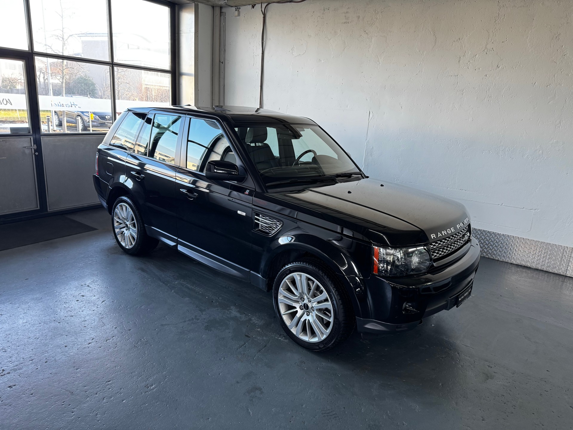 LAND ROVER Range Rover Sport 3.0 TDV6 HSE Automatic-image-0