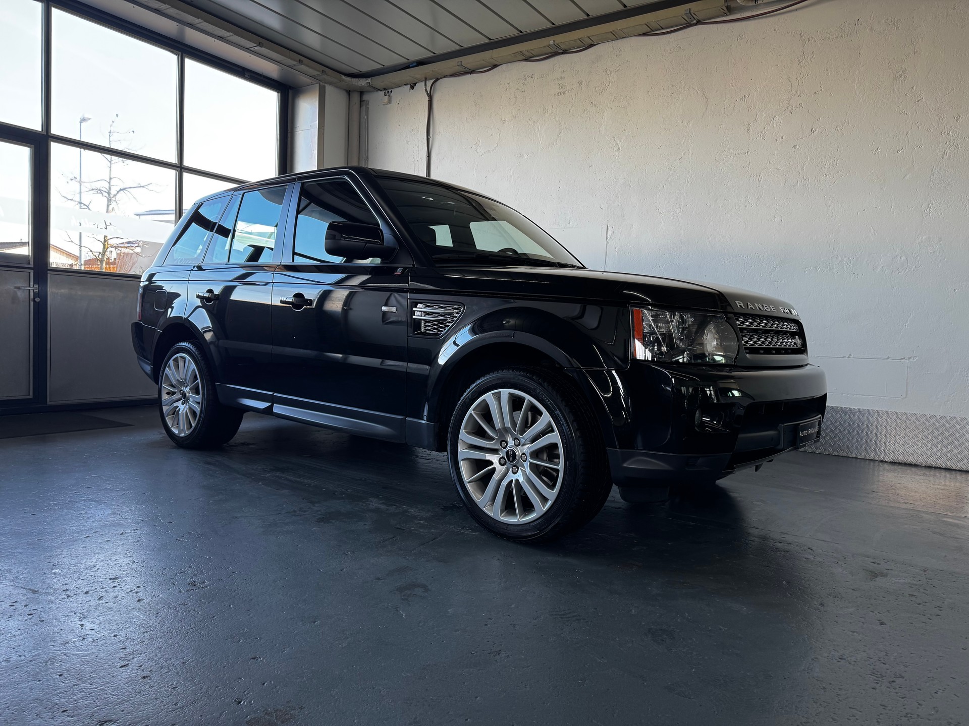 LAND ROVER Range Rover Sport 3.0 TDV6 HSE Automatic-image-1