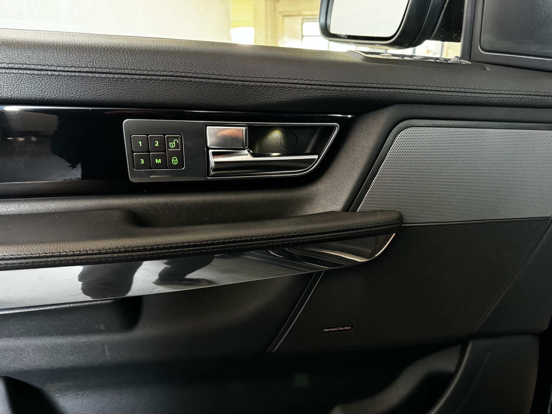 LAND ROVER Range Rover Sport 3.0 TDV6 HSE Automatic-image-15