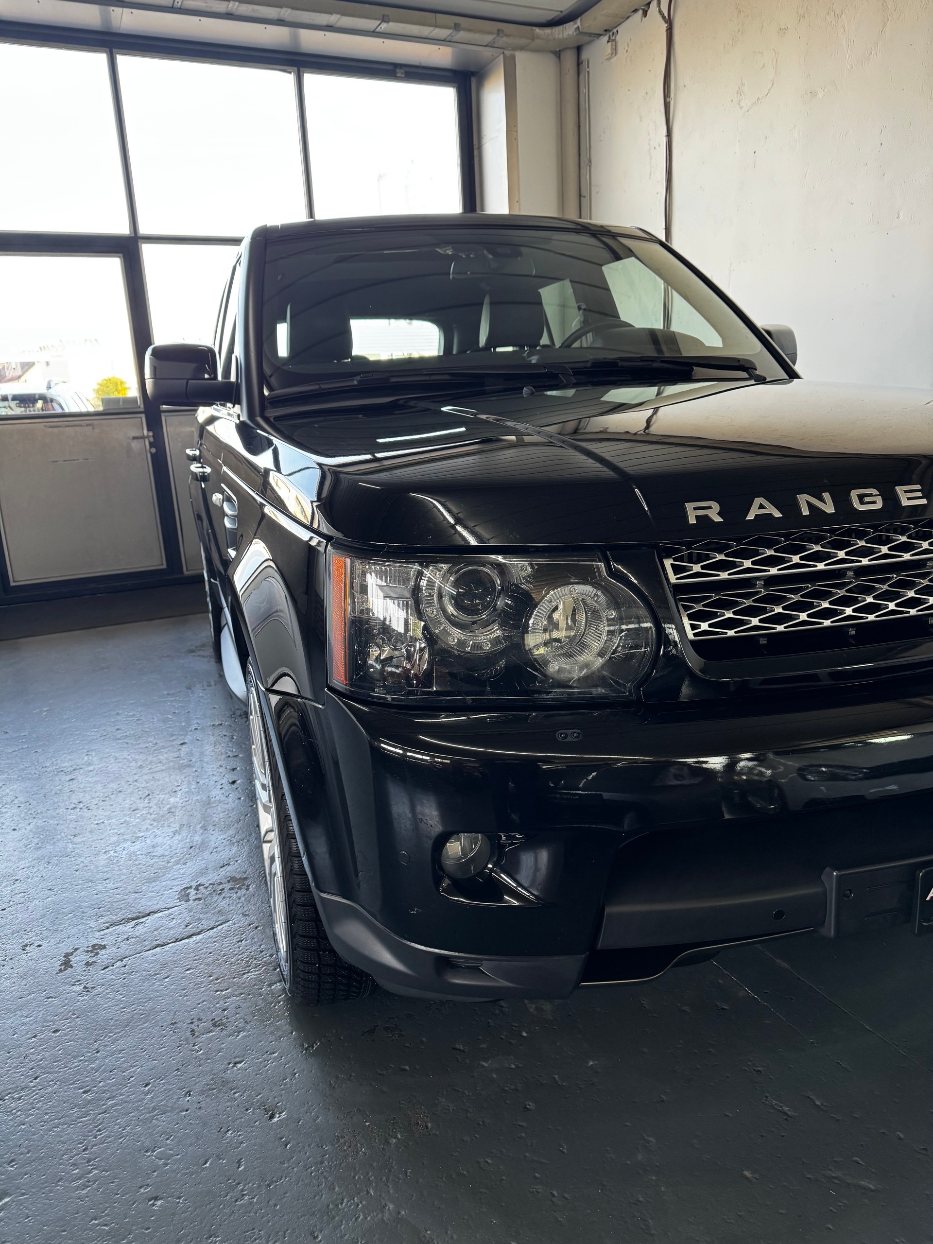 LAND ROVER Range Rover Sport 3.0 TDV6 HSE Automatic-image-2