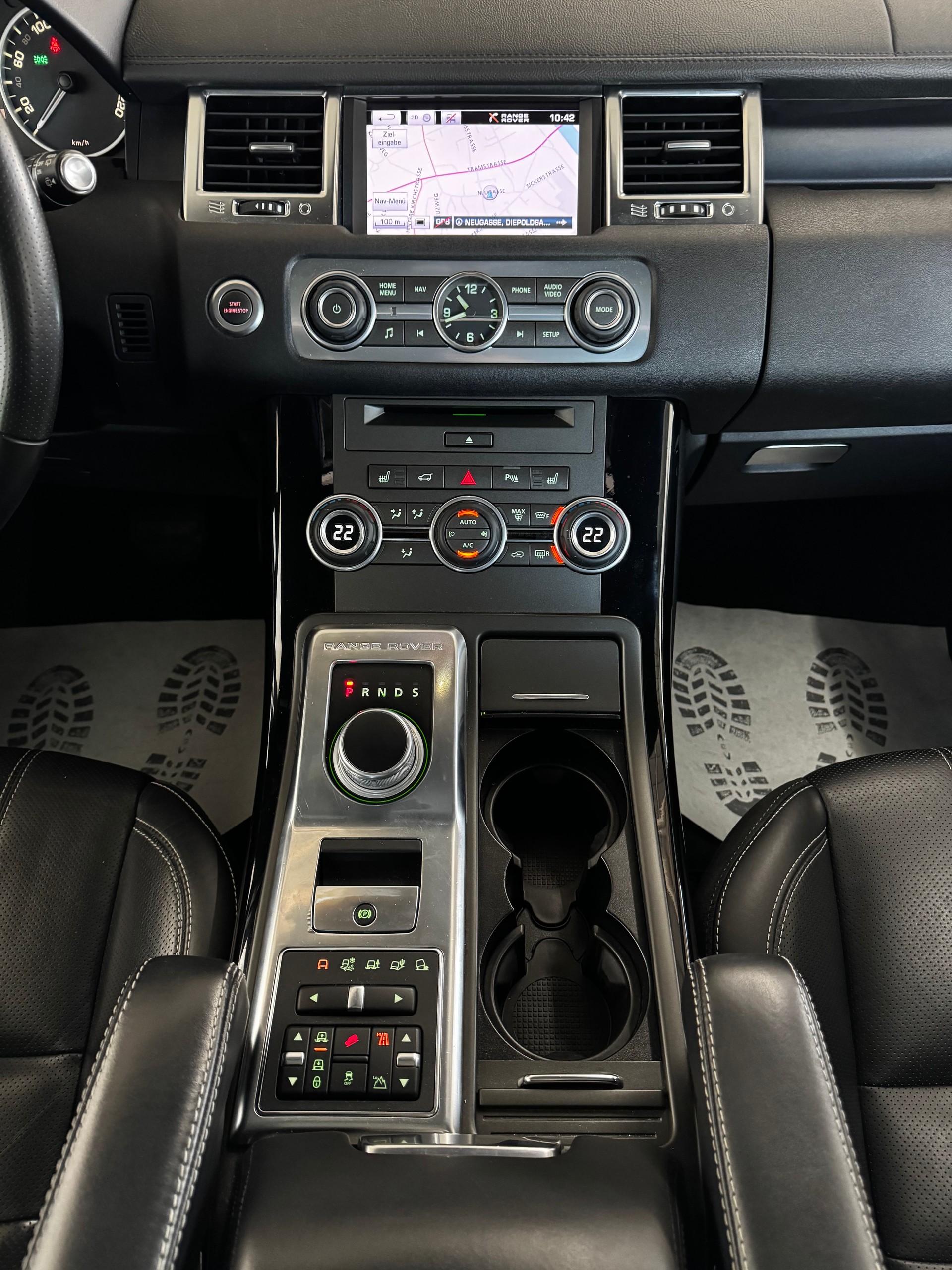 LAND ROVER Range Rover Sport 3.0 TDV6 HSE Automatic-image-17