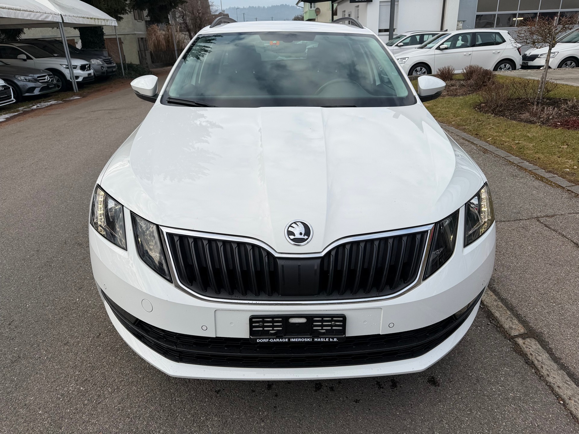 SKODA Octavia Combi 2.0 TDI Ambition 4x4-image-1