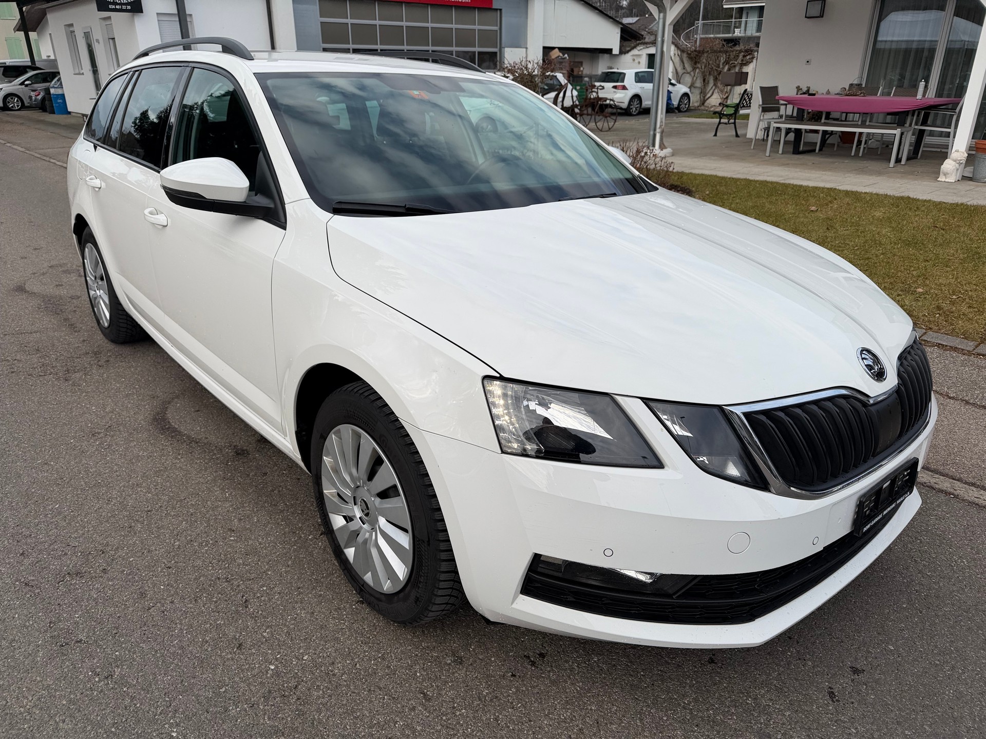 SKODA Octavia Combi 2.0 TDI Ambition 4x4-image-2