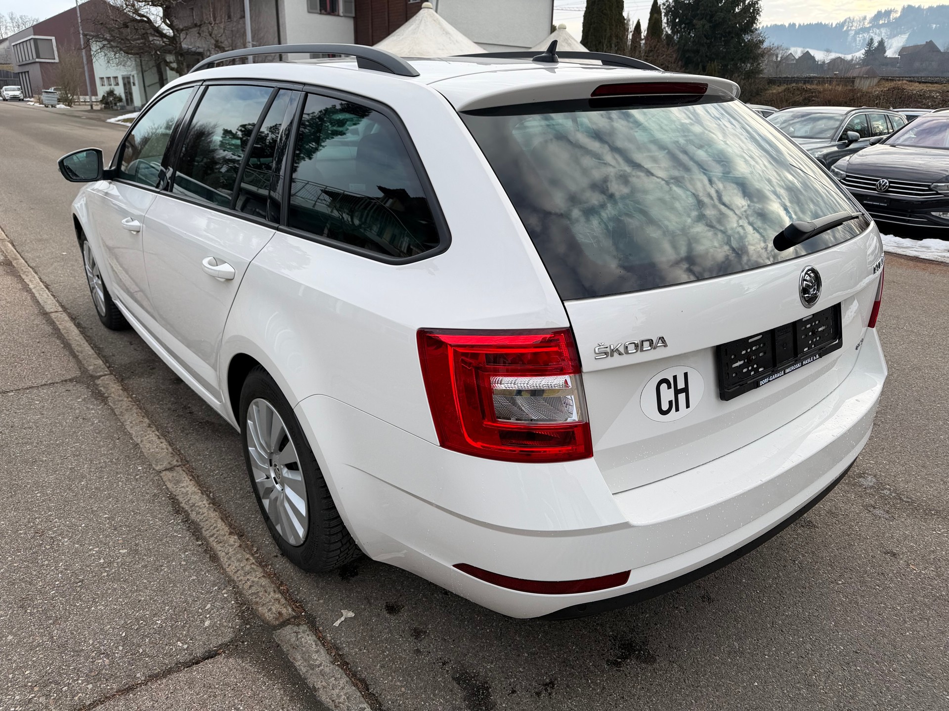 SKODA Octavia Combi 2.0 TDI Ambition 4x4-image-6