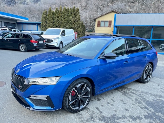 SKODA Octavia Combi 2.0 TSI DSG RS-image-2