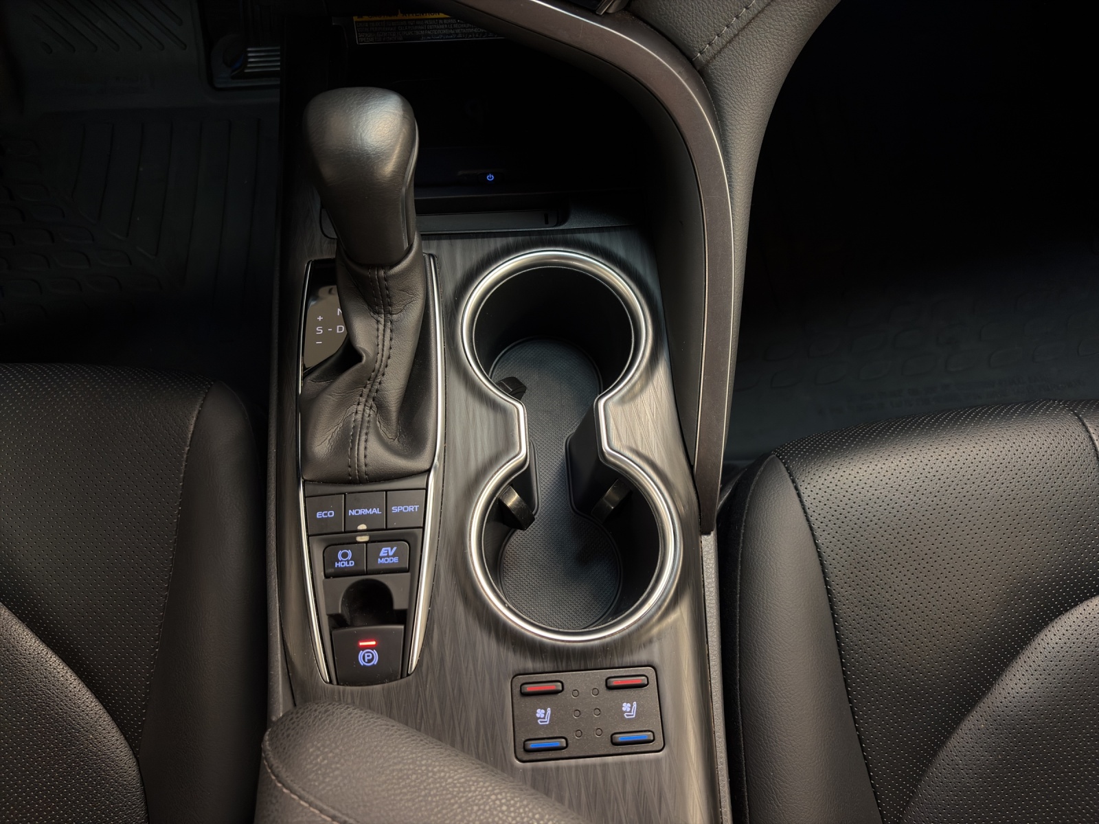 TOYOTA Camry 2.5 HSD e-CVT Prem.-image-16