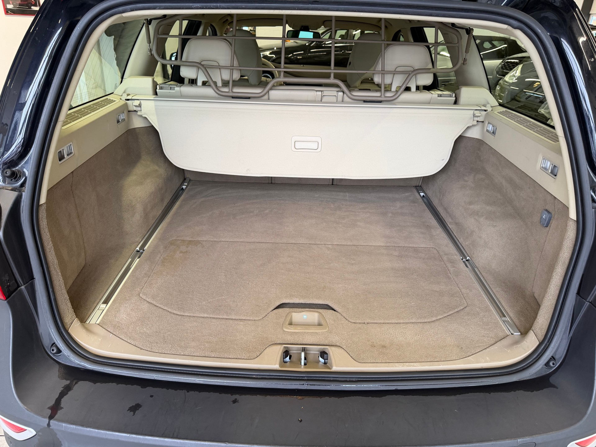 VOLVO XC70 2.4D AWD Momentum Geartronic-image-14