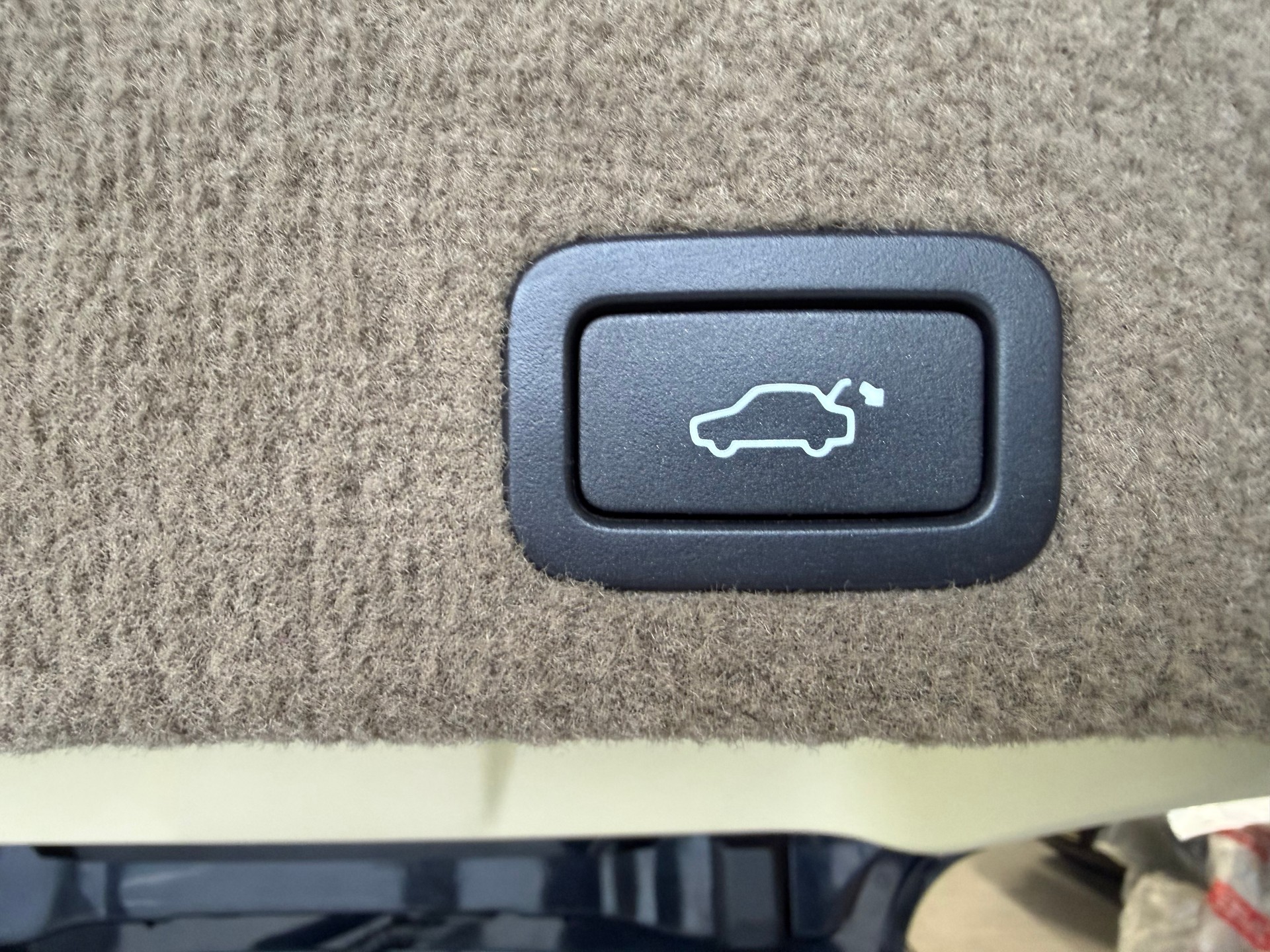 VOLVO XC70 2.4D AWD Momentum Geartronic-image-15