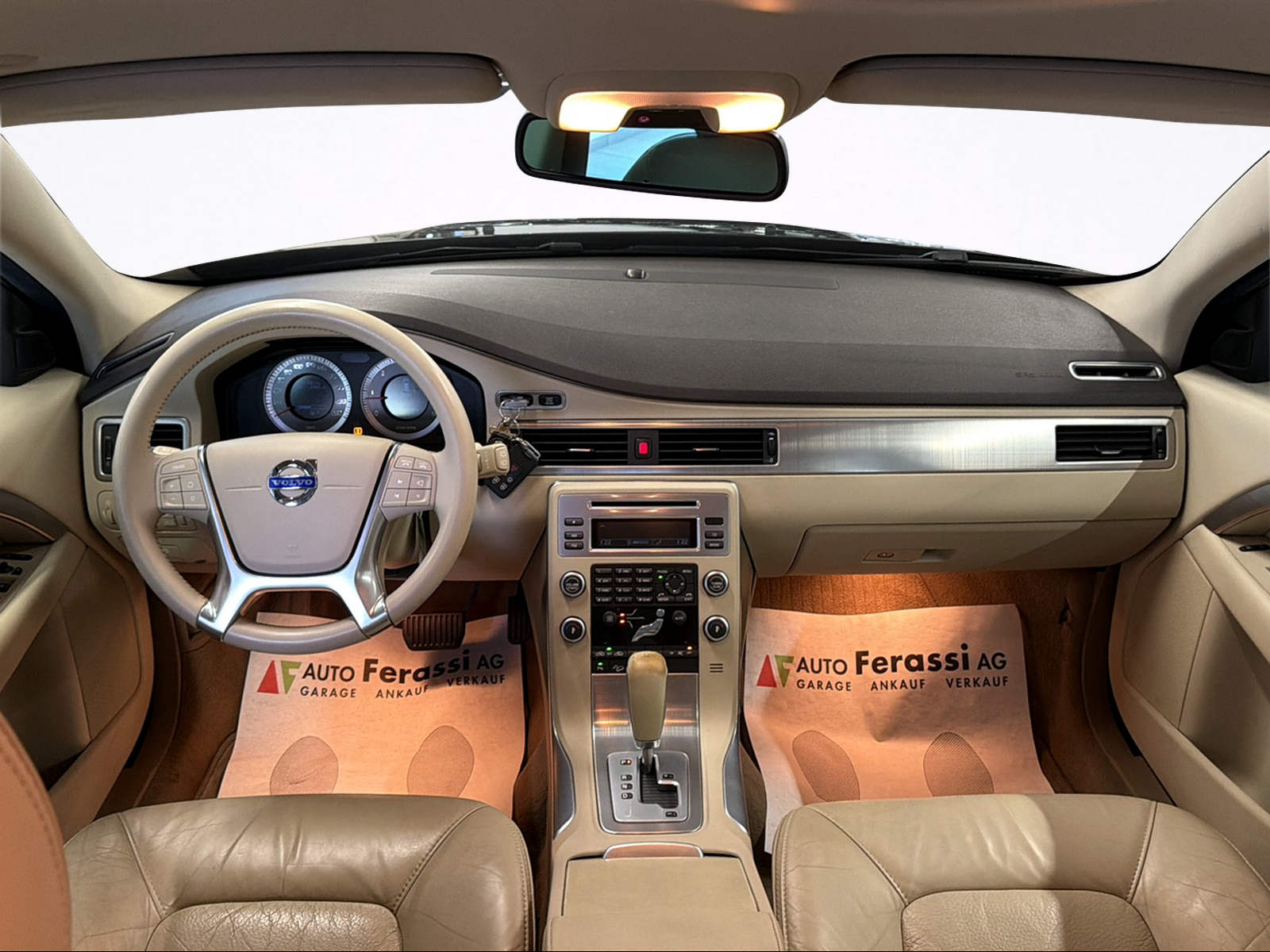 VOLVO XC70 2.4D AWD Momentum Geartronic-image-8