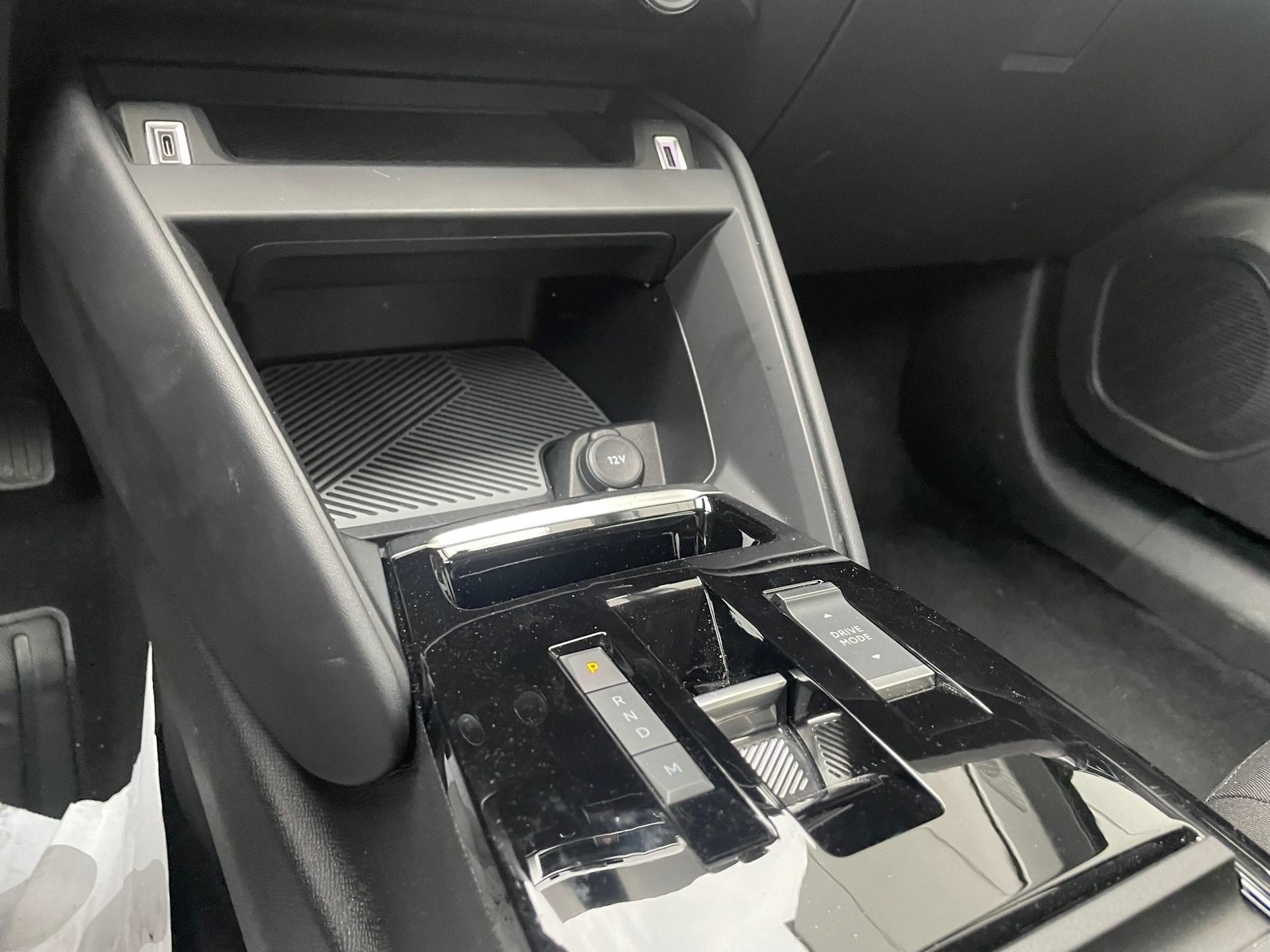 CITROEN C4 1.2 PureTech Swiss Edition-image-7