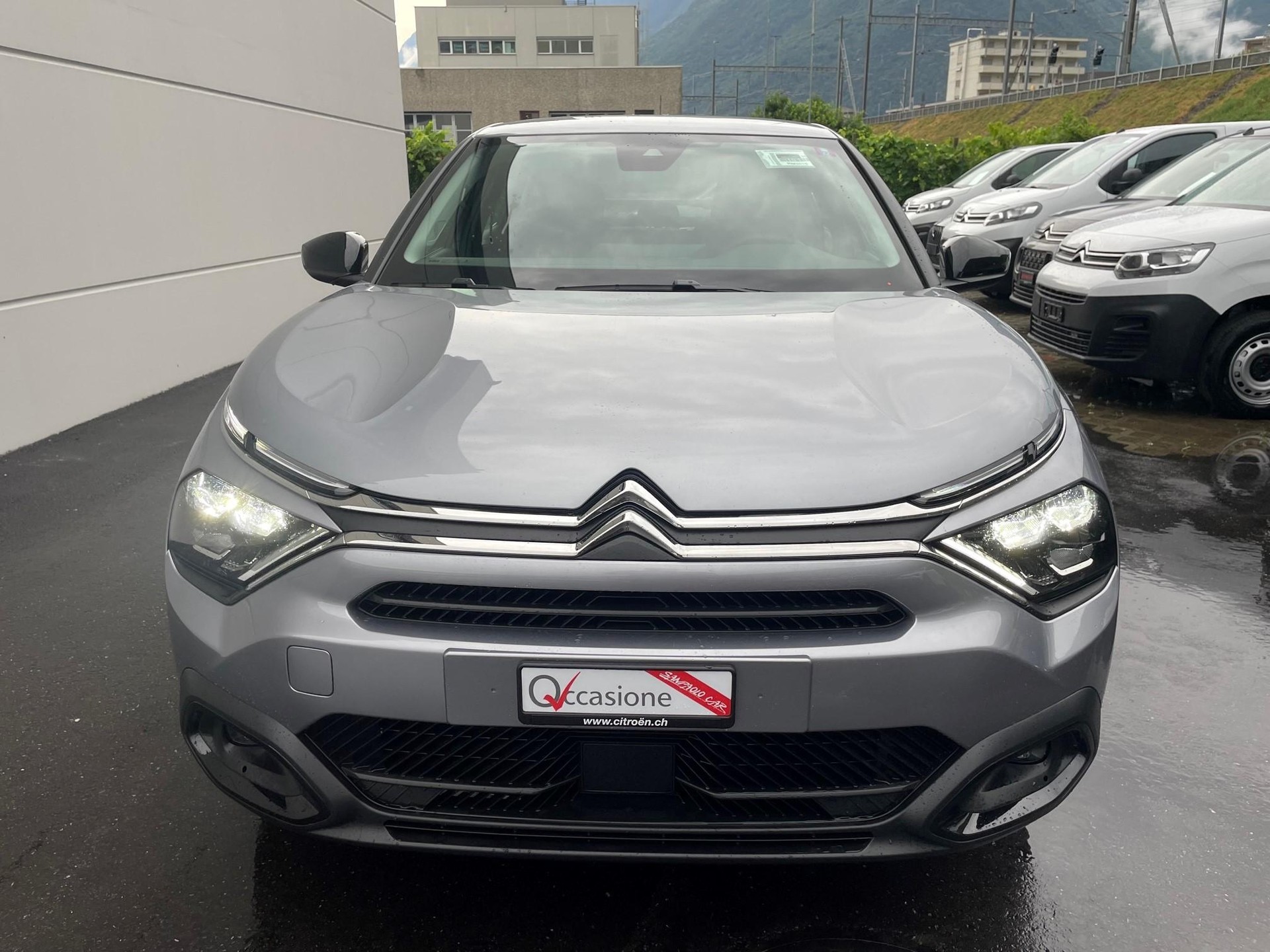 CITROEN C4 1.2 PureTech Swiss Edition-image-1