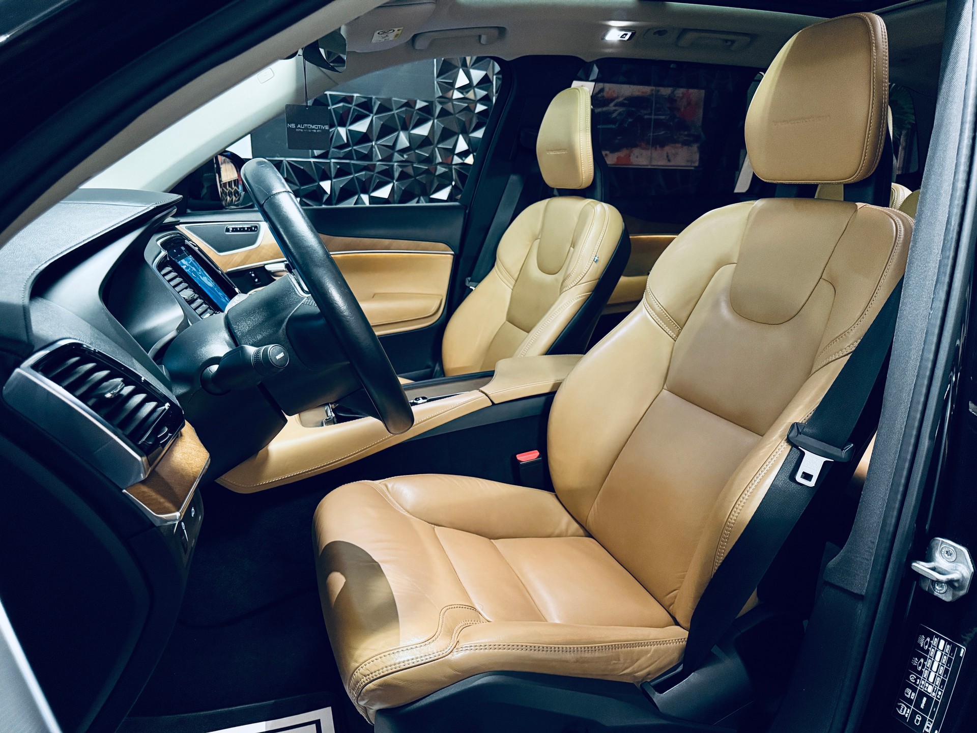 VOLVO XC90 D5 AWD Inscription Geartronic-image-10