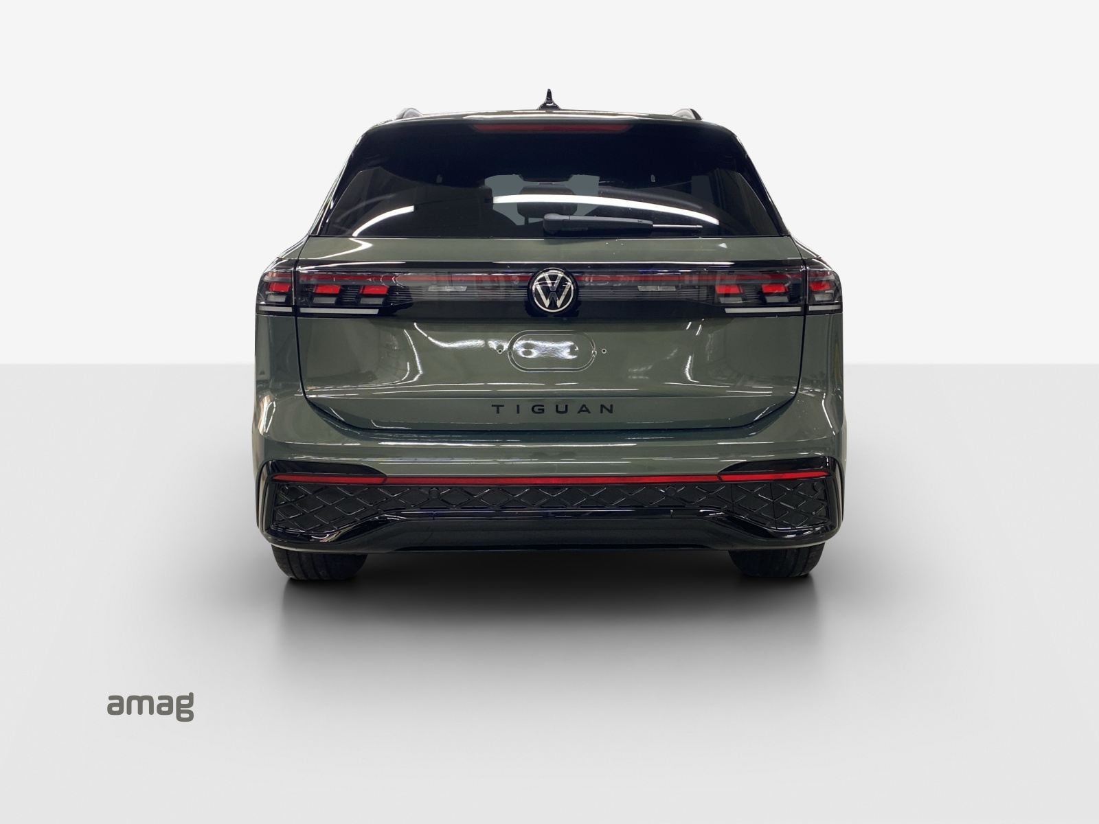 VW Tiguan 2.0 TSI DSG R-Line 4Motion-image-3