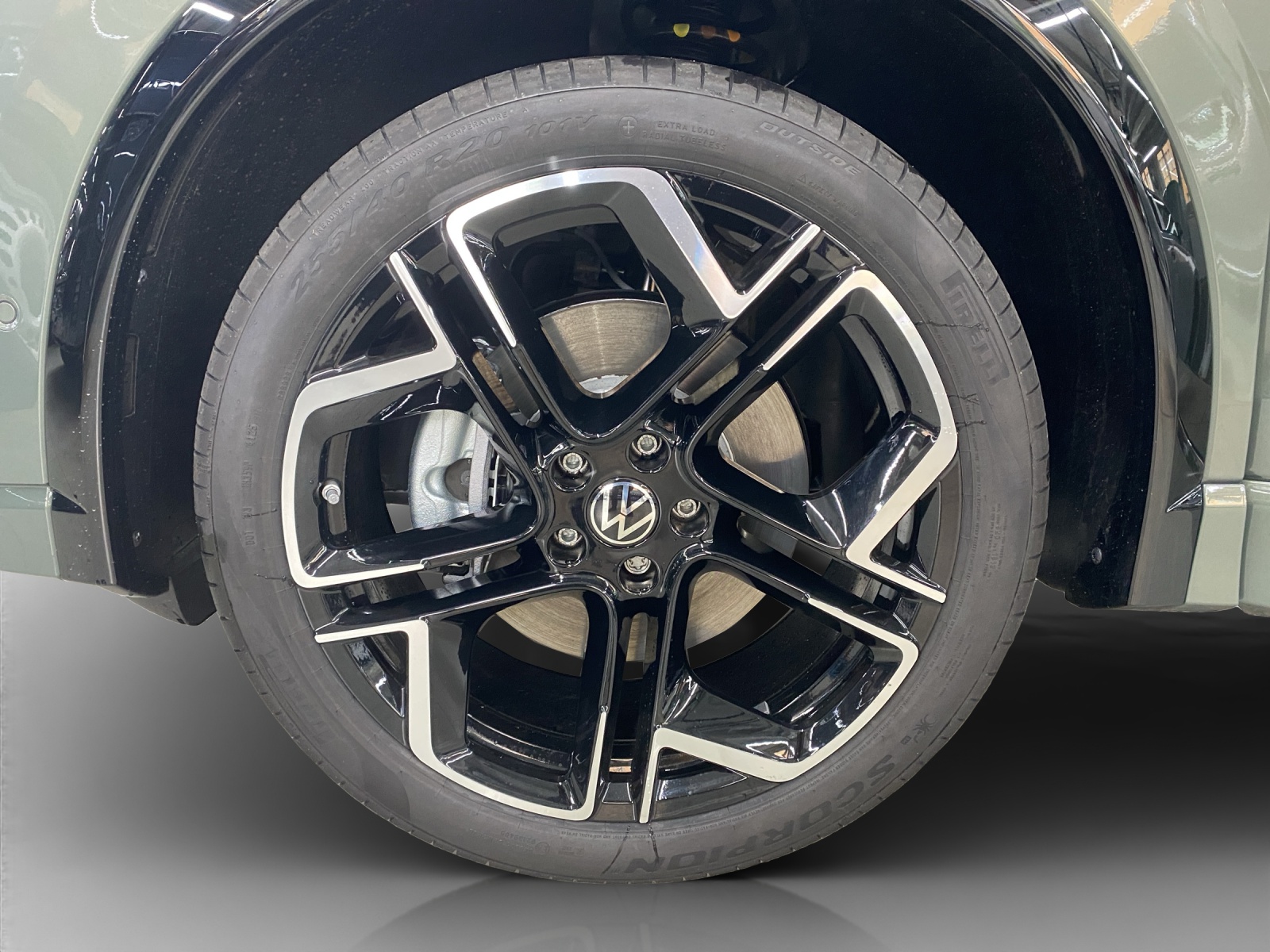 VW Tiguan 2.0 TSI DSG R-Line 4Motion-image-15