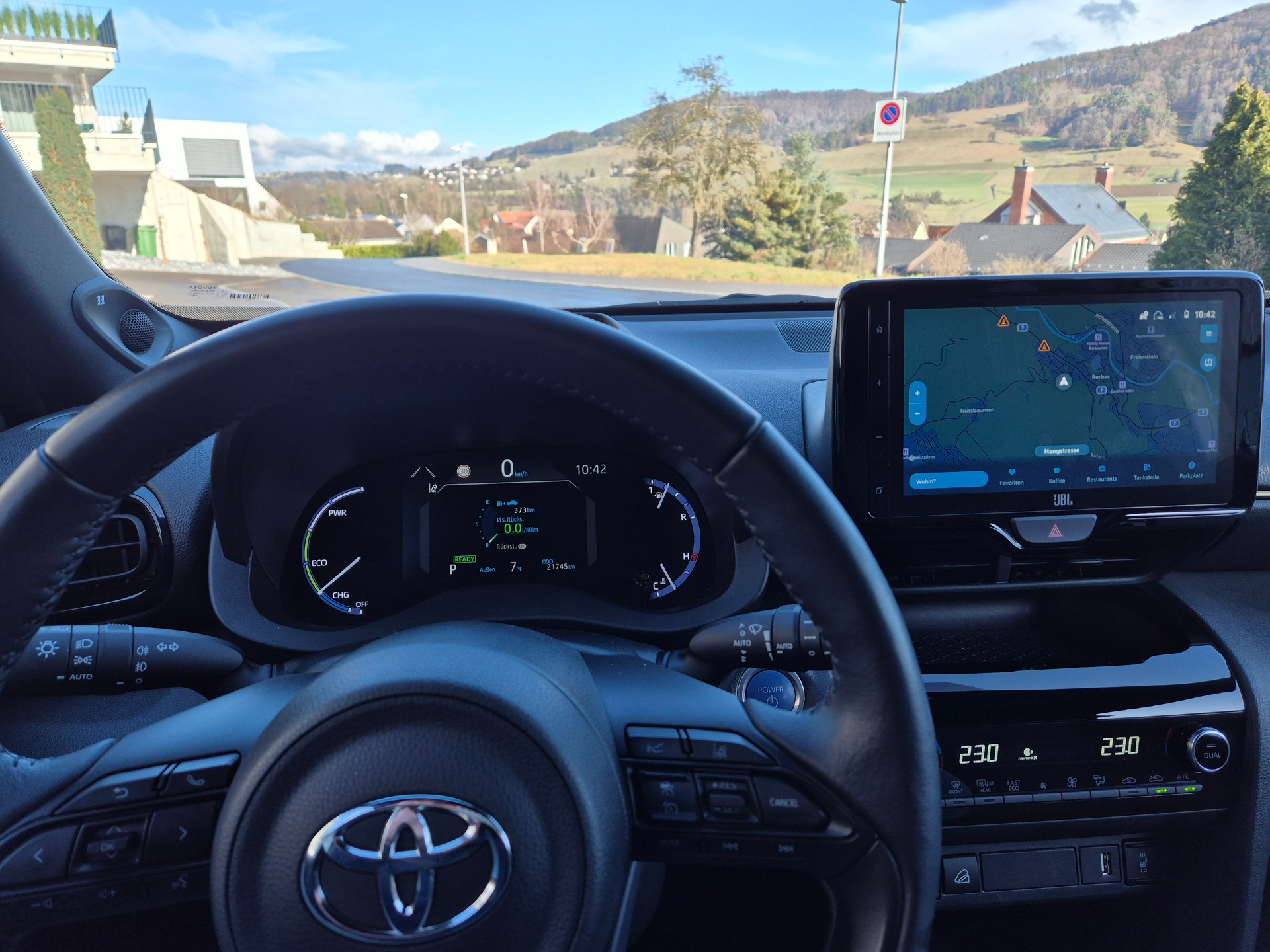 TOYOTA Yaris Cross 1.5 Adventure e-CVT AWDi-image-7