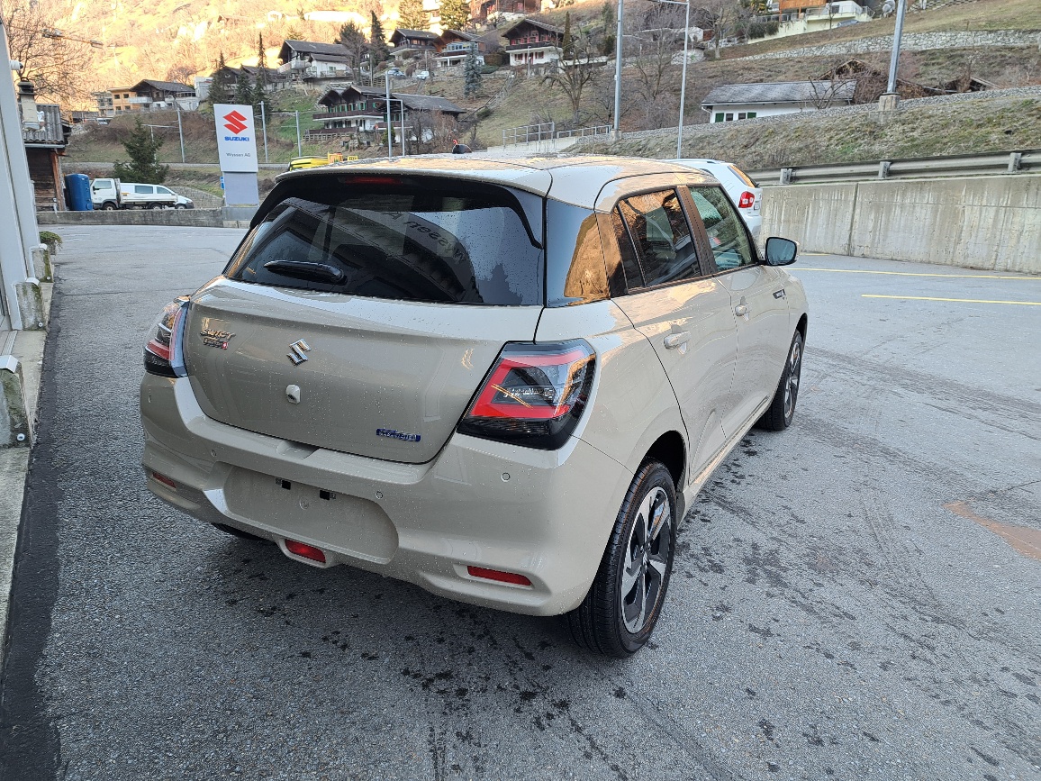 SUZUKI Swift 1.2 Sakura Top Hybrid 4x4-image-3