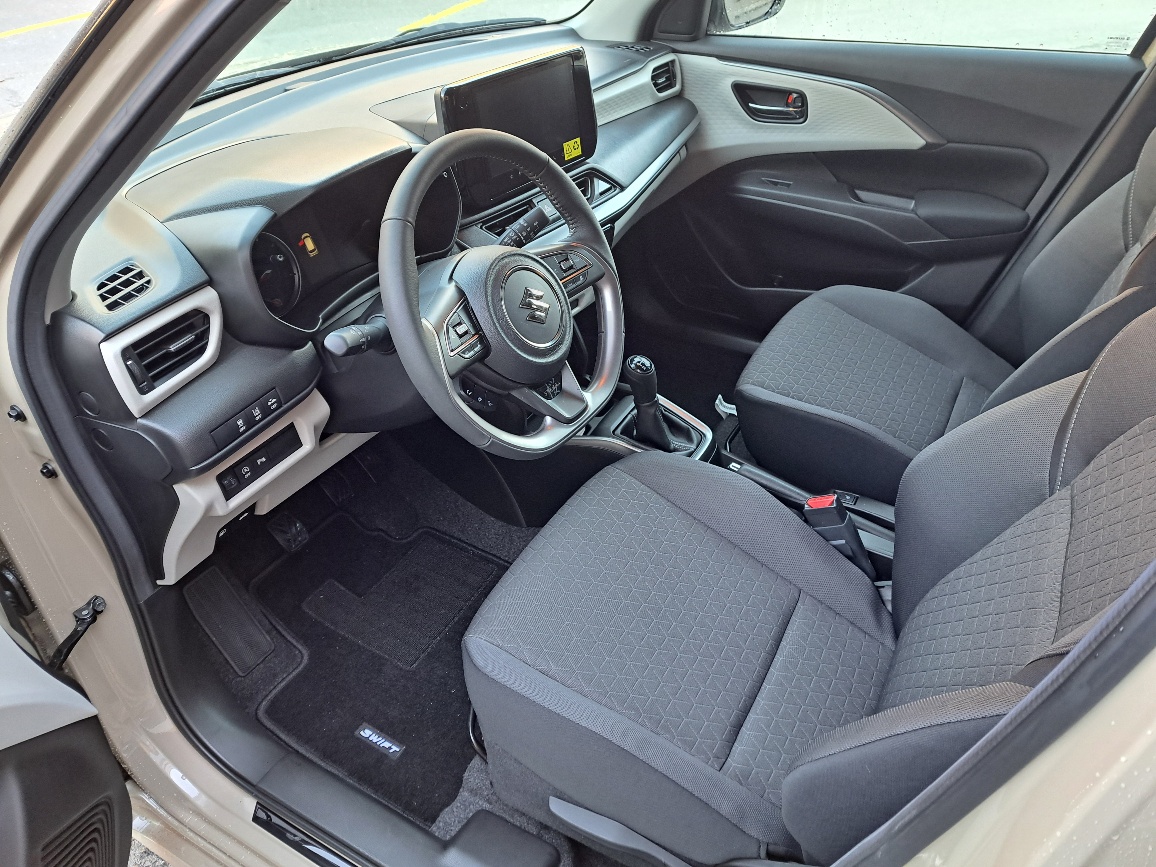 SUZUKI Swift 1.2 Sakura Top Hybrid 4x4-image-5