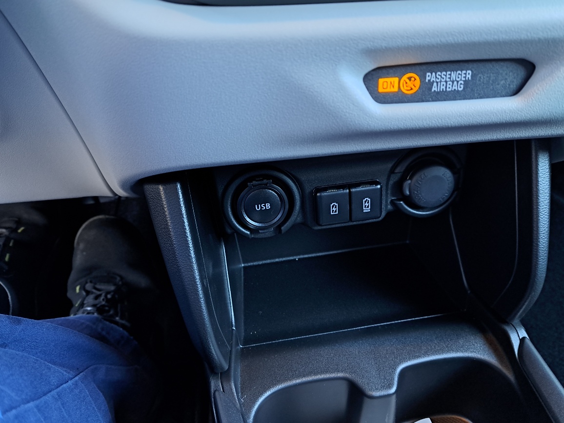 SUZUKI Swift 1.2 Sakura Top Hybrid 4x4-image-8