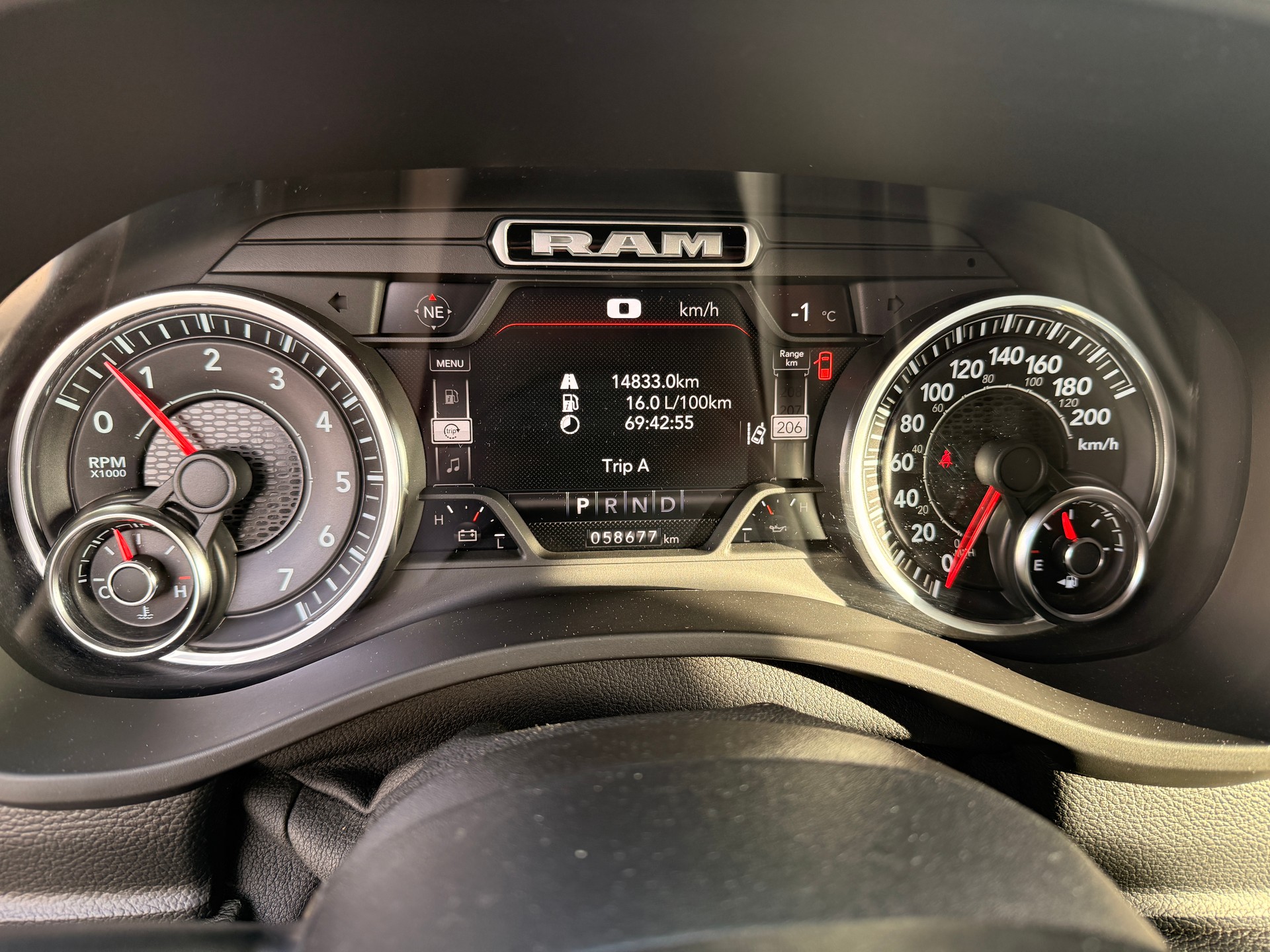 DODGE RAM 1500 Sport-image-8