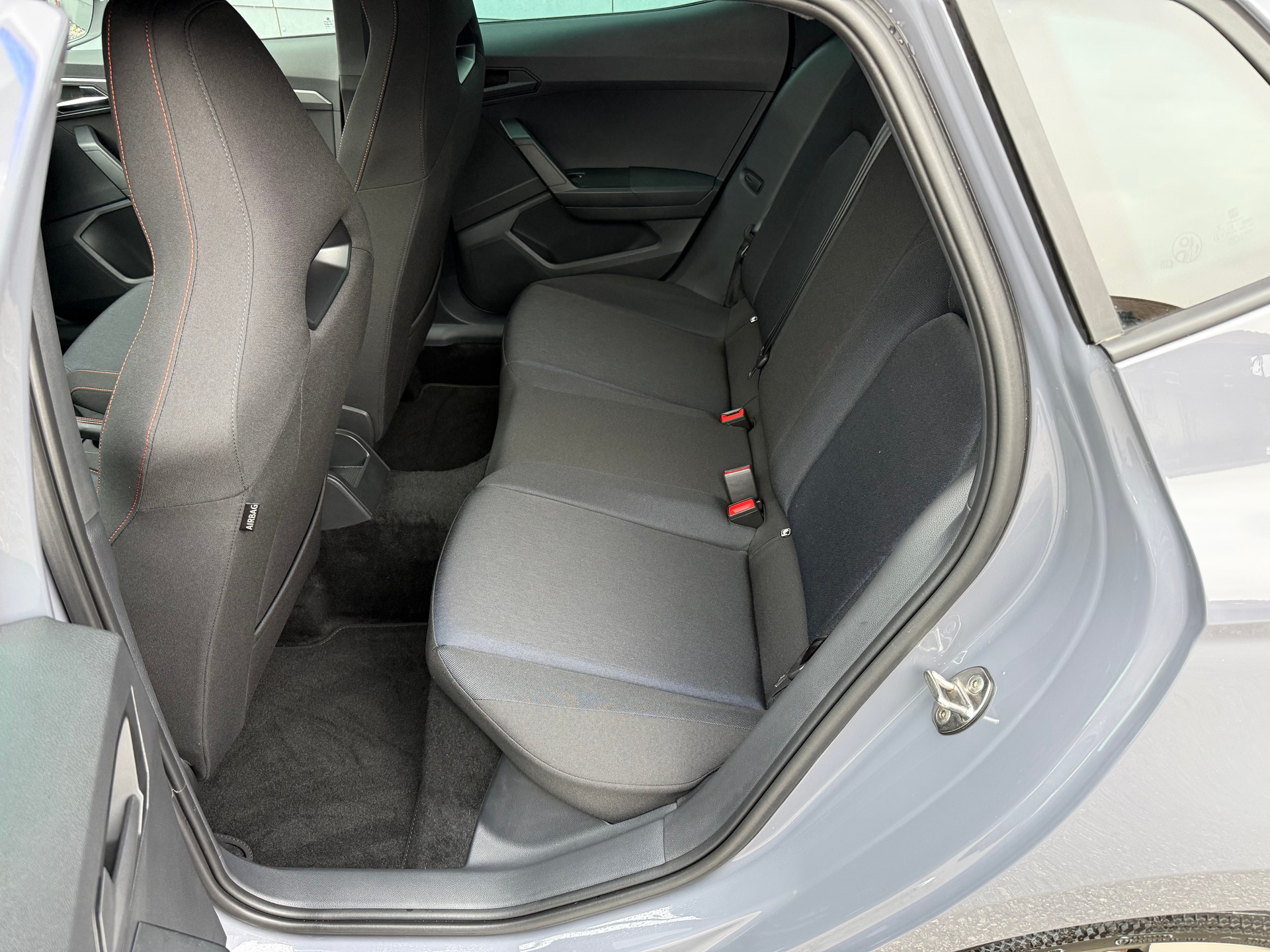 SEAT Ibiza 1.0 EcoTSI FR DSG °° Nardograu°° °° ANNIVERSARY Limited Edition °°-image-13