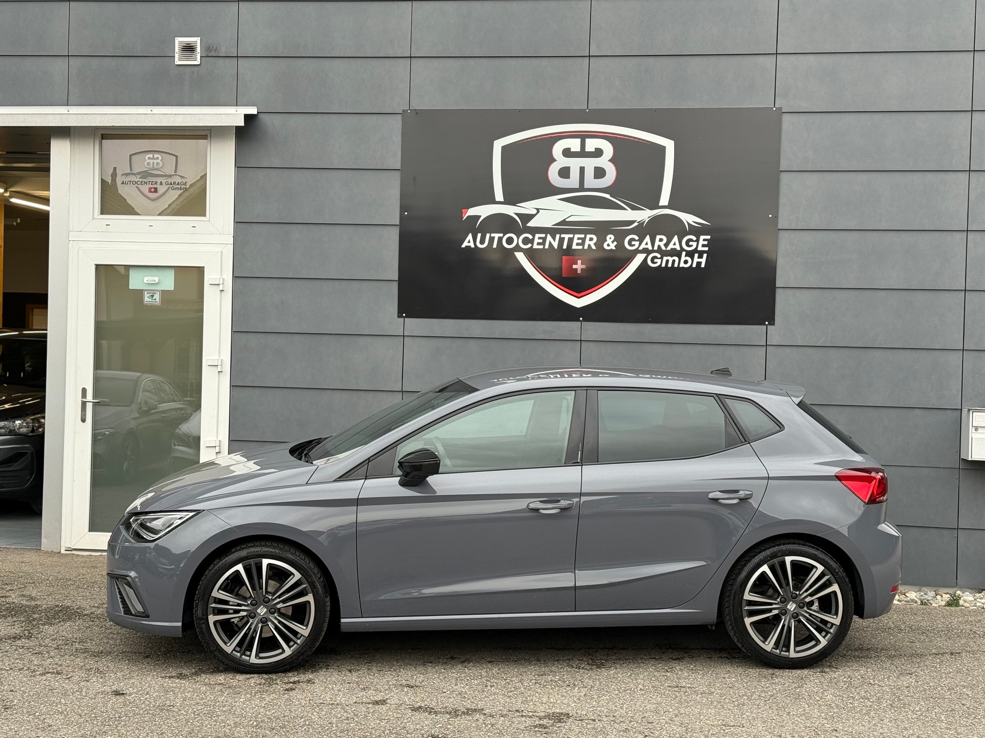 SEAT Ibiza 1.0 EcoTSI FR DSG °° Nardograu°° °° ANNIVERSARY Limited Edition °°-image-4