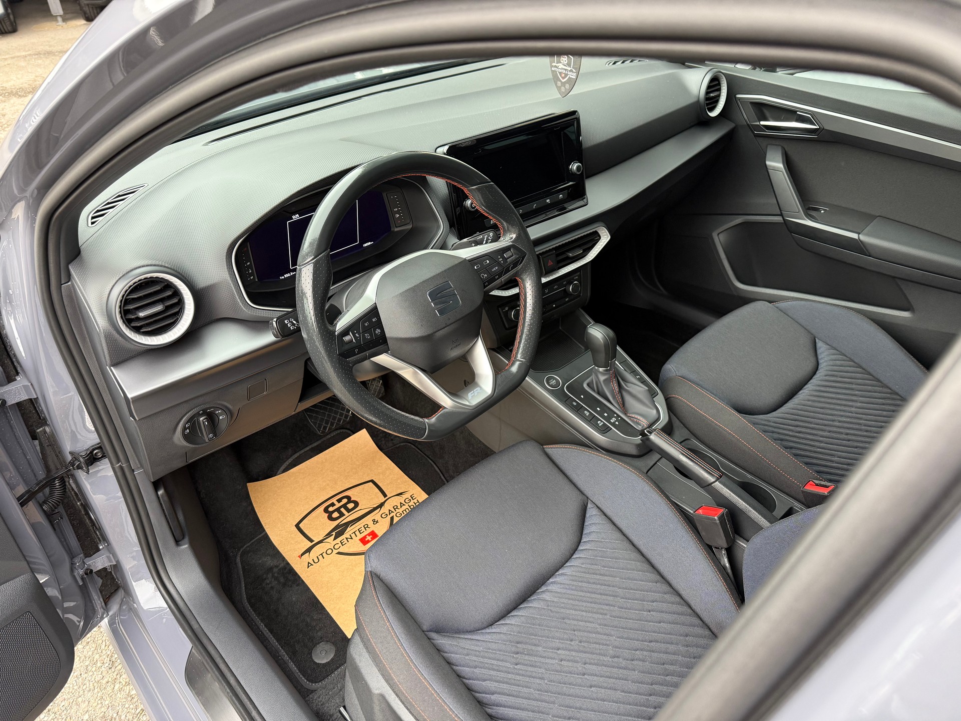SEAT Ibiza 1.0 EcoTSI FR DSG °° Nardograu°° °° ANNIVERSARY Limited Edition °°-image-12