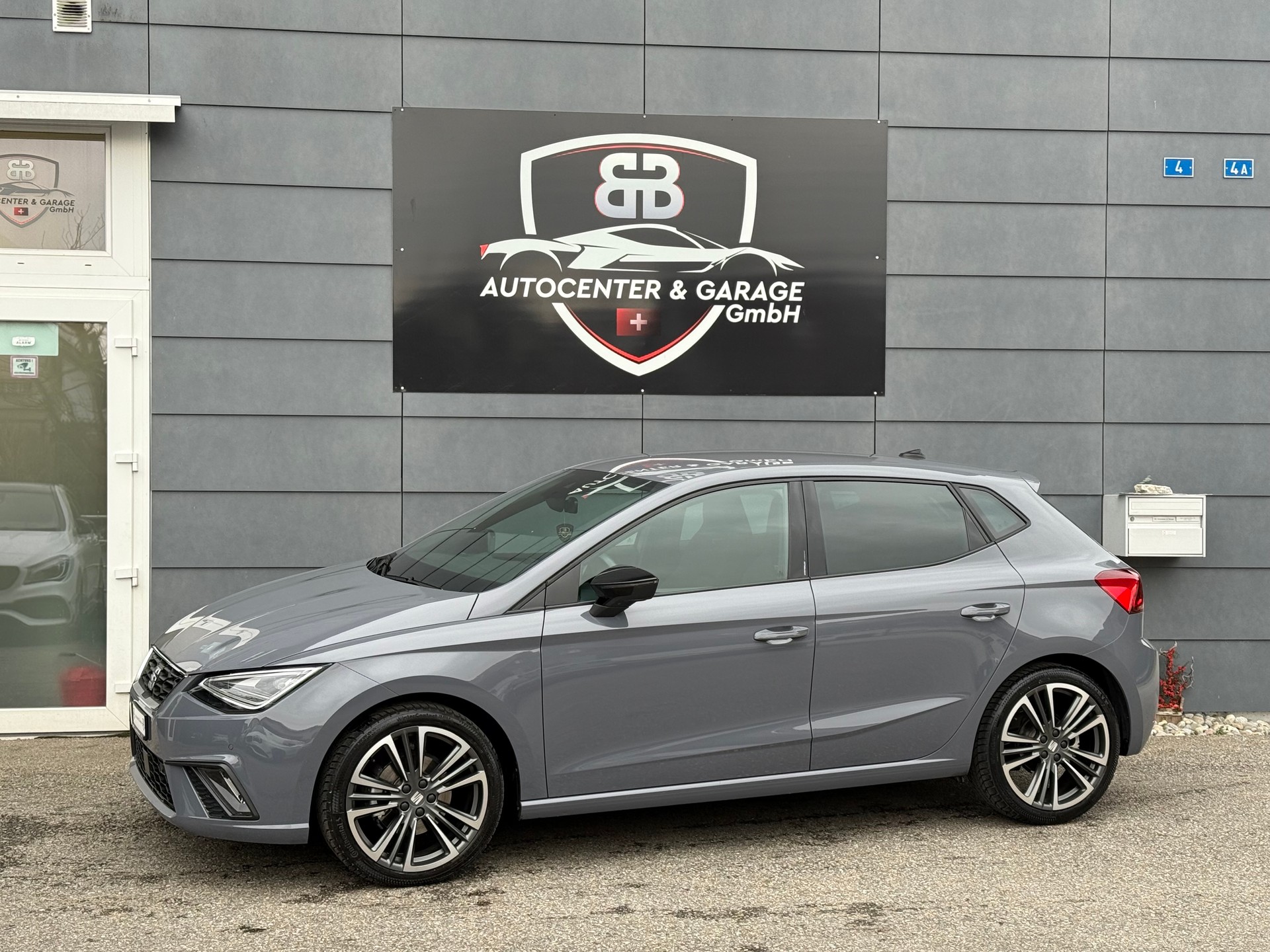 SEAT Ibiza 1.0 EcoTSI FR DSG °° Nardograu°° °° ANNIVERSARY Limited Edition °°-image-3