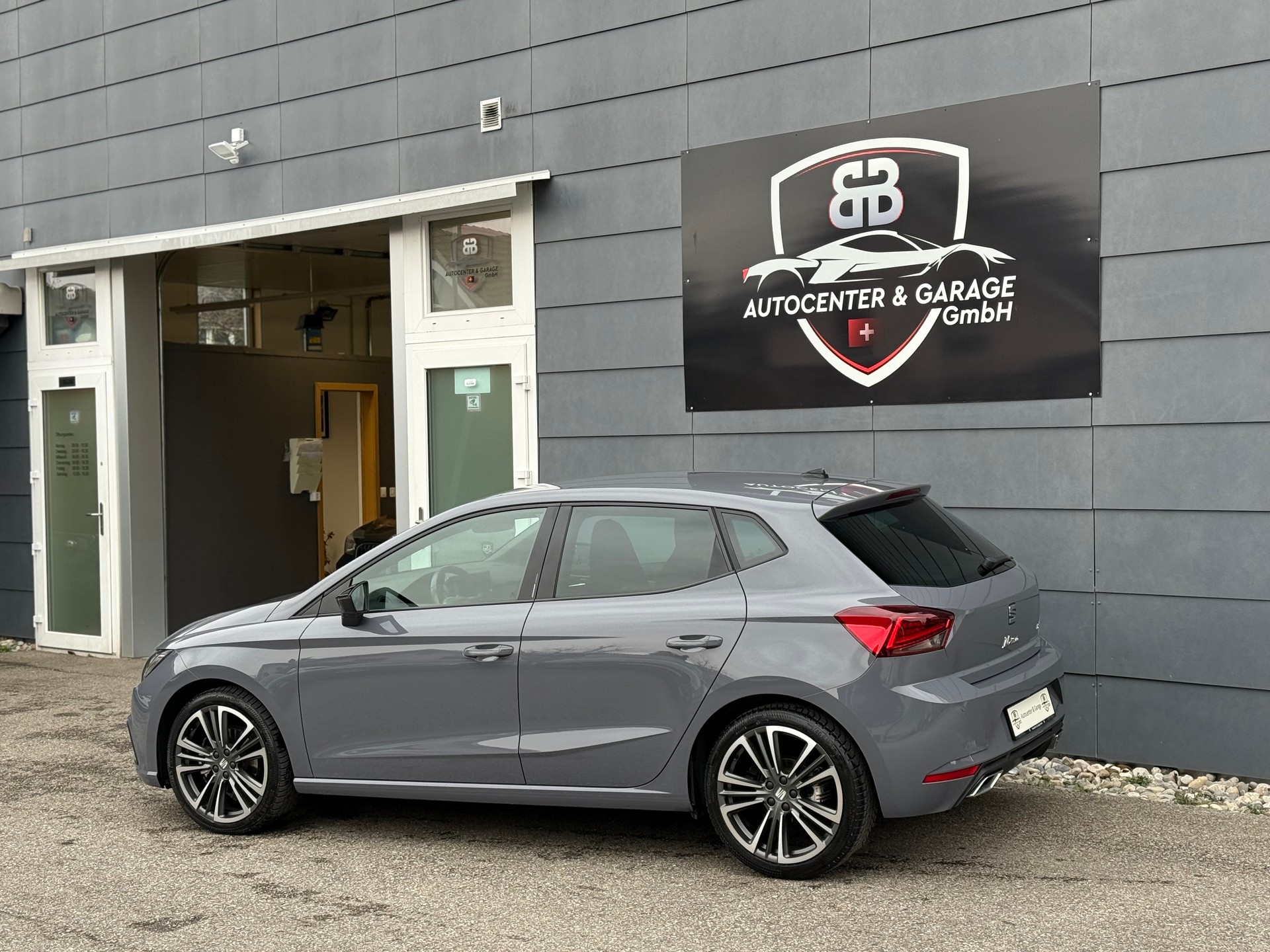 SEAT Ibiza 1.0 EcoTSI FR DSG °° Nardograu°° °° ANNIVERSARY Limited Edition °°-image-5
