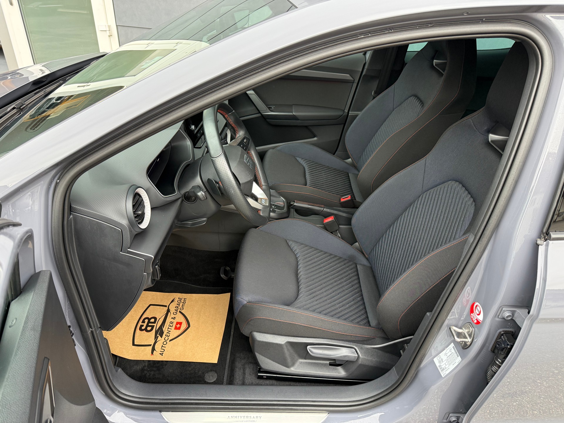 SEAT Ibiza 1.0 EcoTSI FR DSG °° Nardograu°° °° ANNIVERSARY Limited Edition °°-image-10