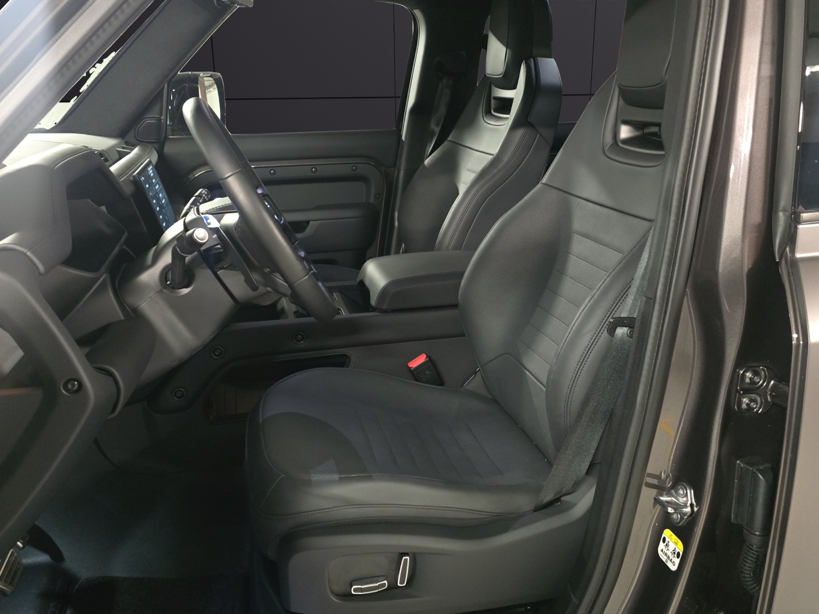 LAND ROVER Defender 110 635 V8 4.4 Octa AT8-image-8