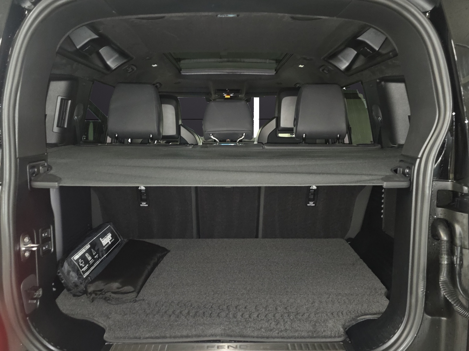 LAND ROVER Defender 110 635 V8 4.4 Octa AT8-image-27