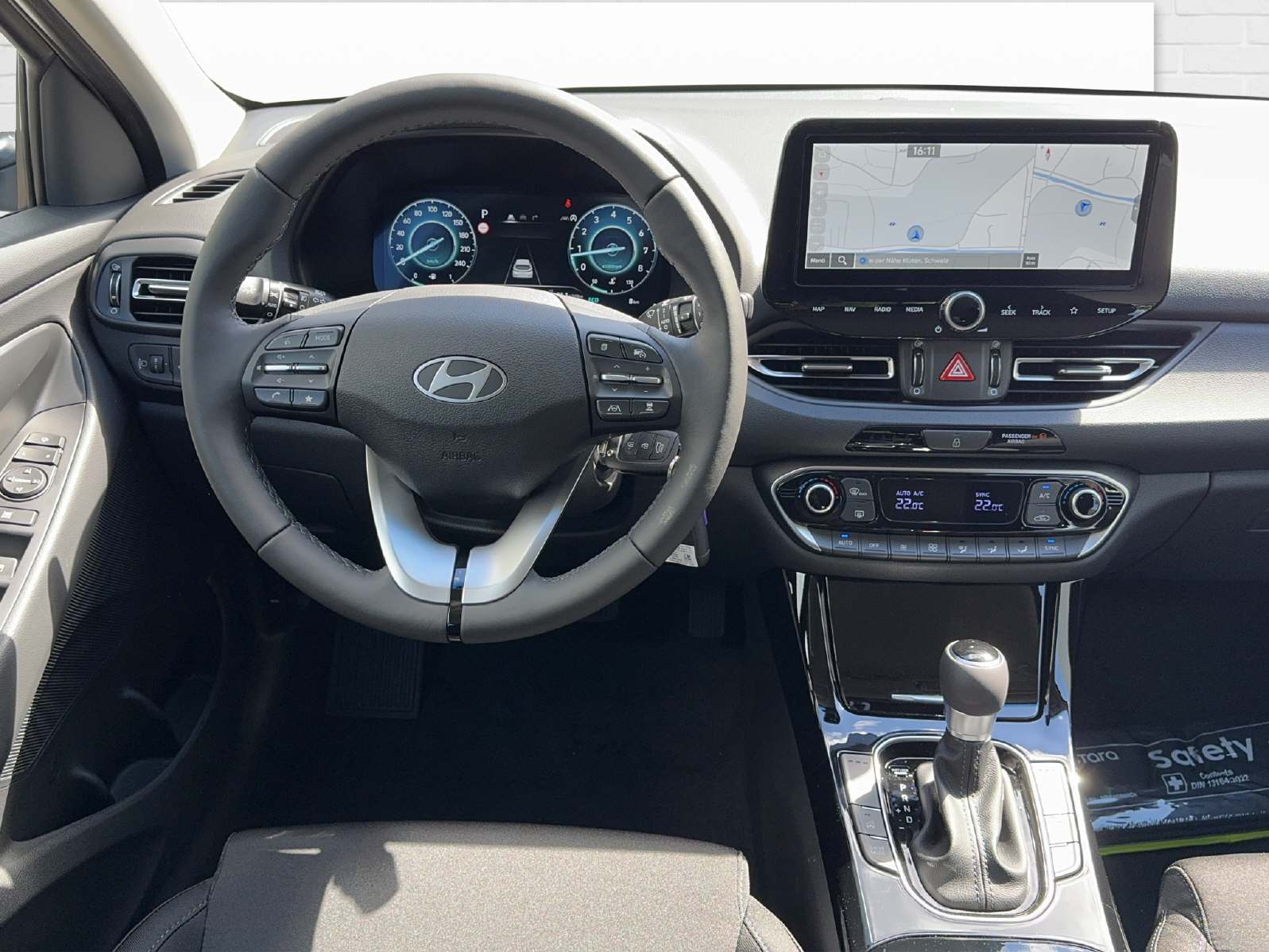 HYUNDAI i30 1.5 T-GDi Amplia-image-7