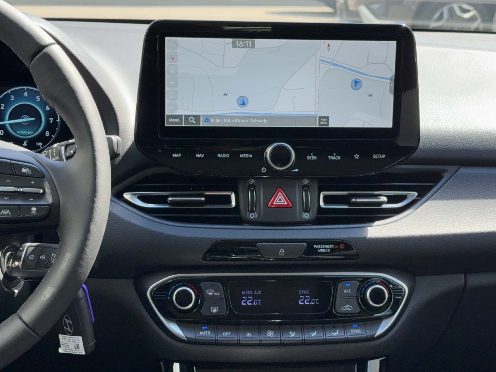 HYUNDAI i30 1.5 T-GDi Amplia-image-8