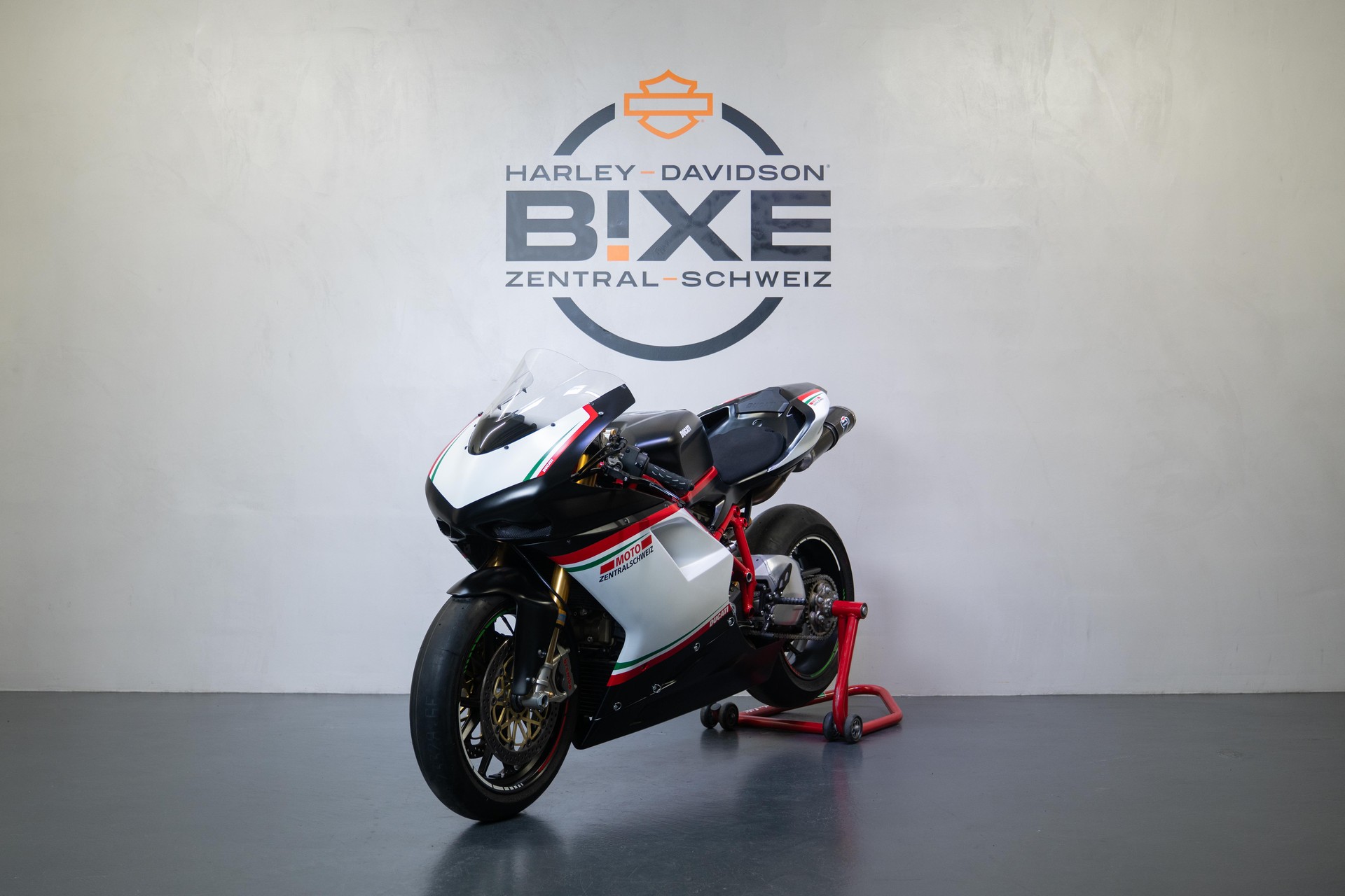 DUCATI 1098-showroom-element-2