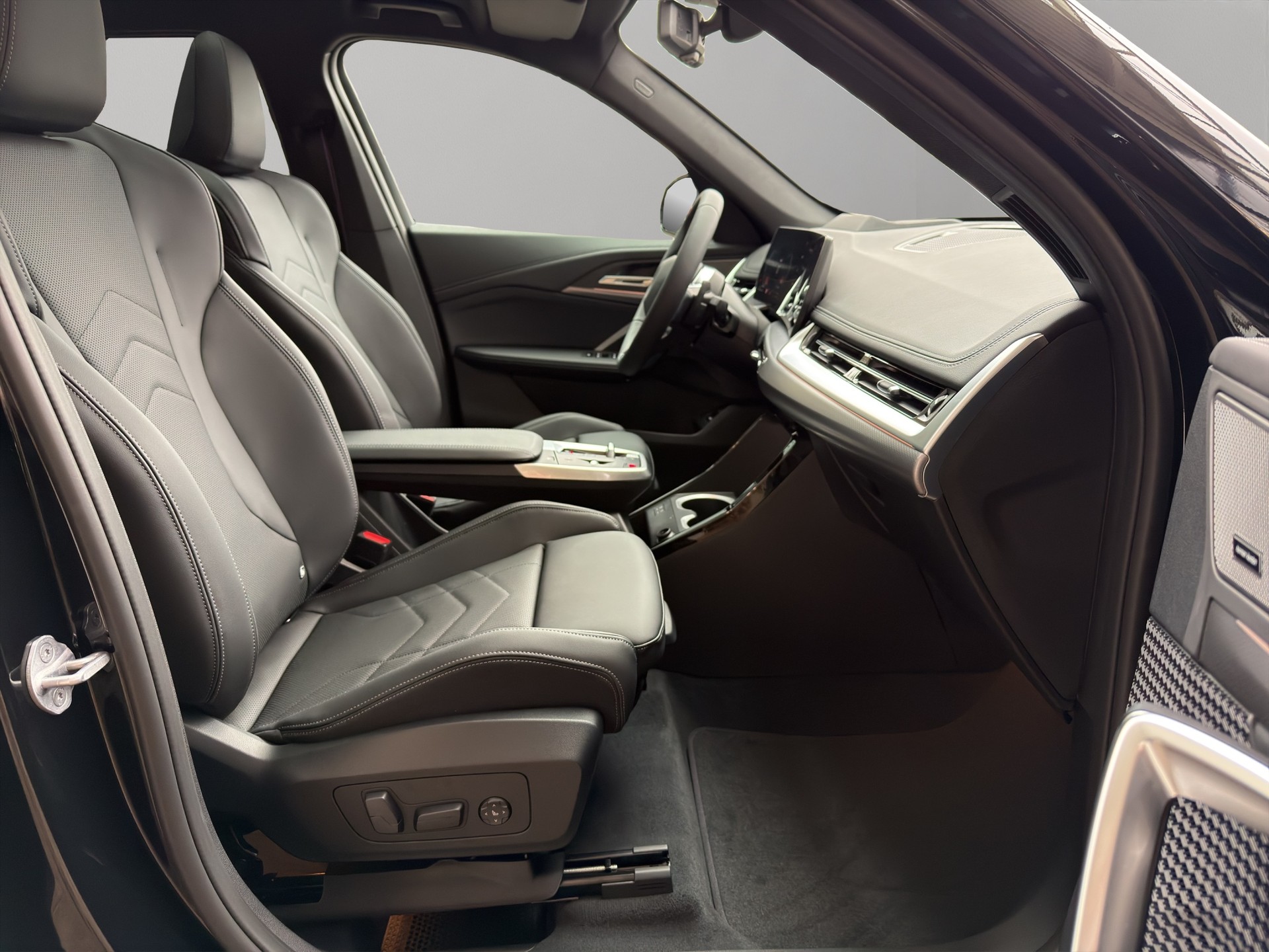 BMW X1 xDrive 23i 48V M Sport Pro-image-19