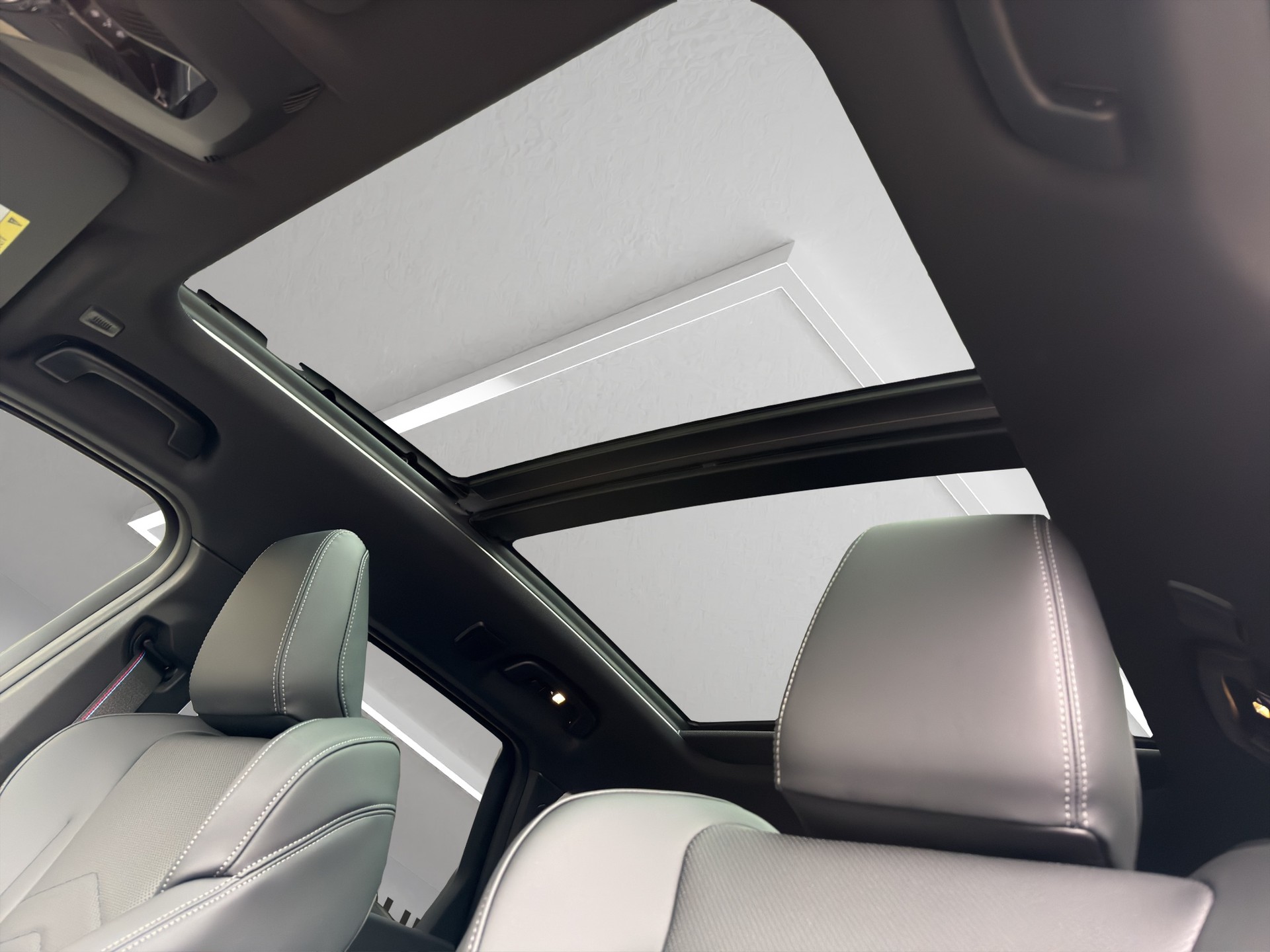 BMW X1 xDrive 23i 48V M Sport Pro-image-11