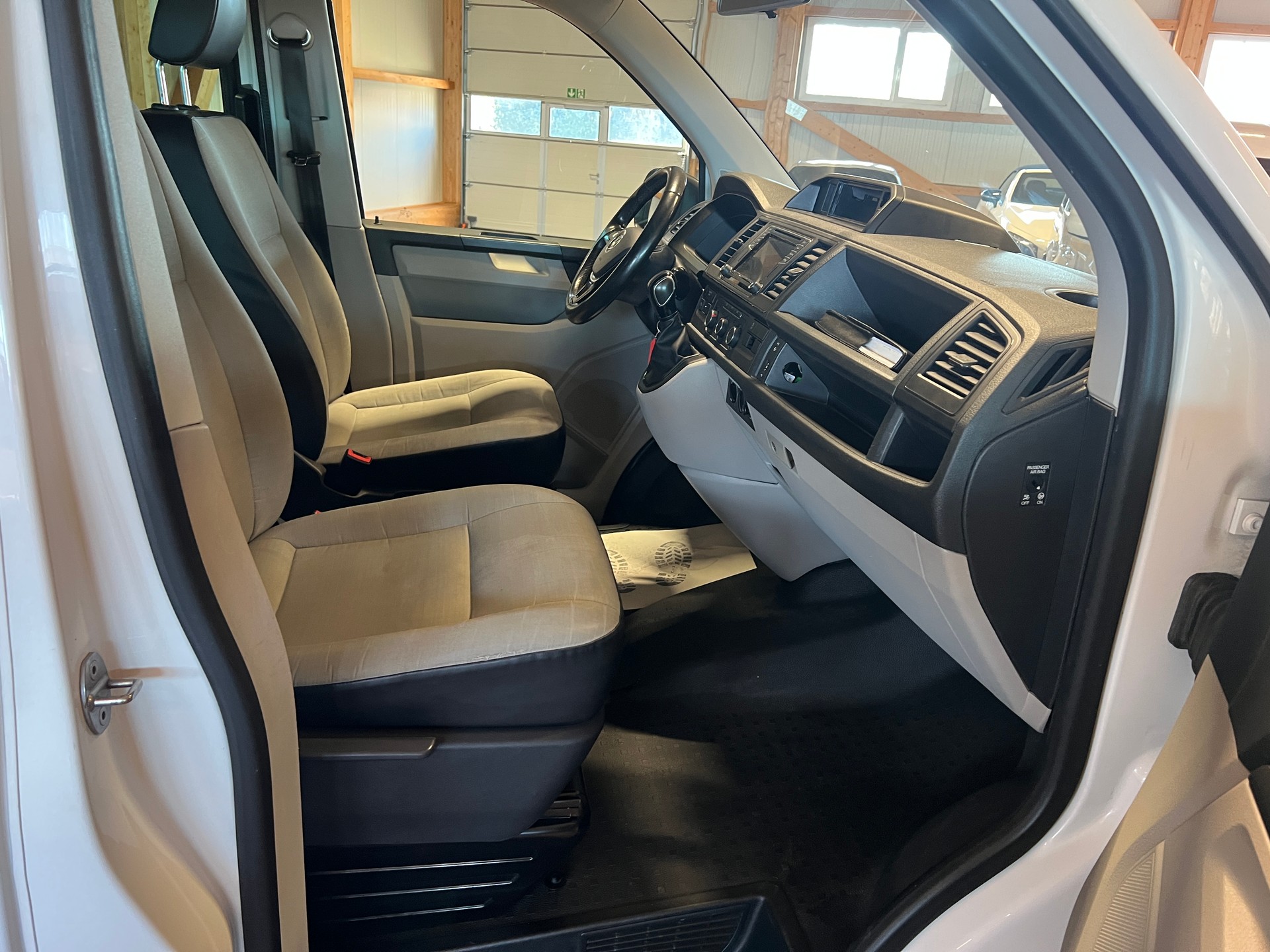 VW T6 2.0 TDI 4Motion DSG-image-10