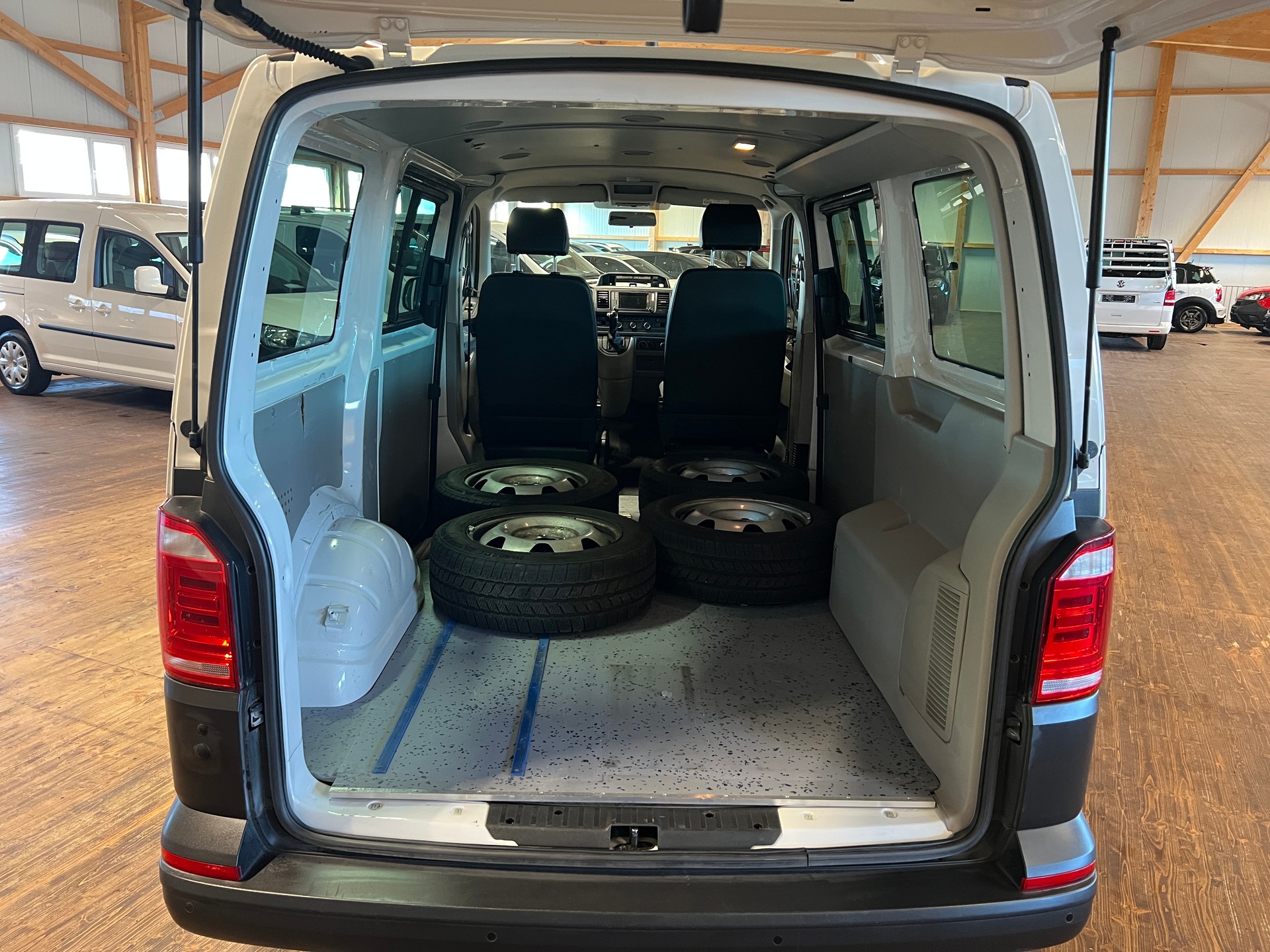 VW T6 2.0 TDI 4Motion DSG-image-13