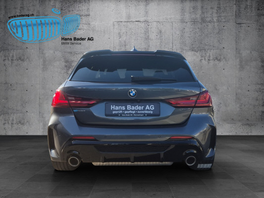 BMW M135i xDrive-showroom-element-3