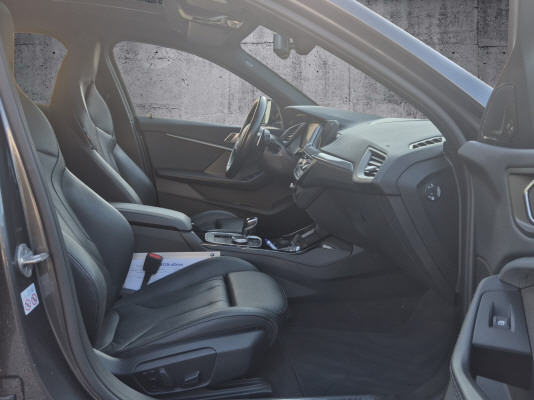 BMW M135i xDrive-image-6