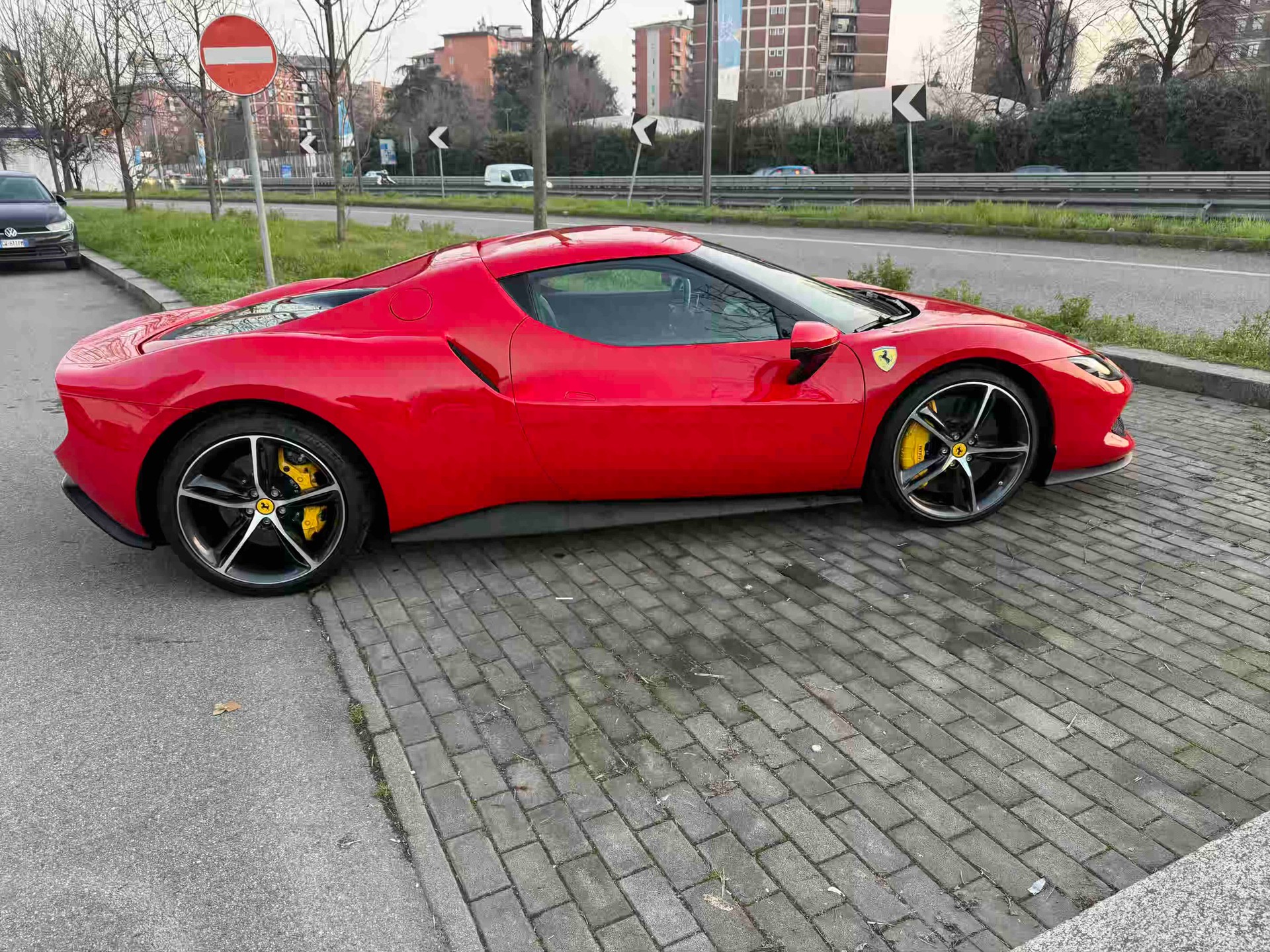 FERRARI 296 GTB-image-6
