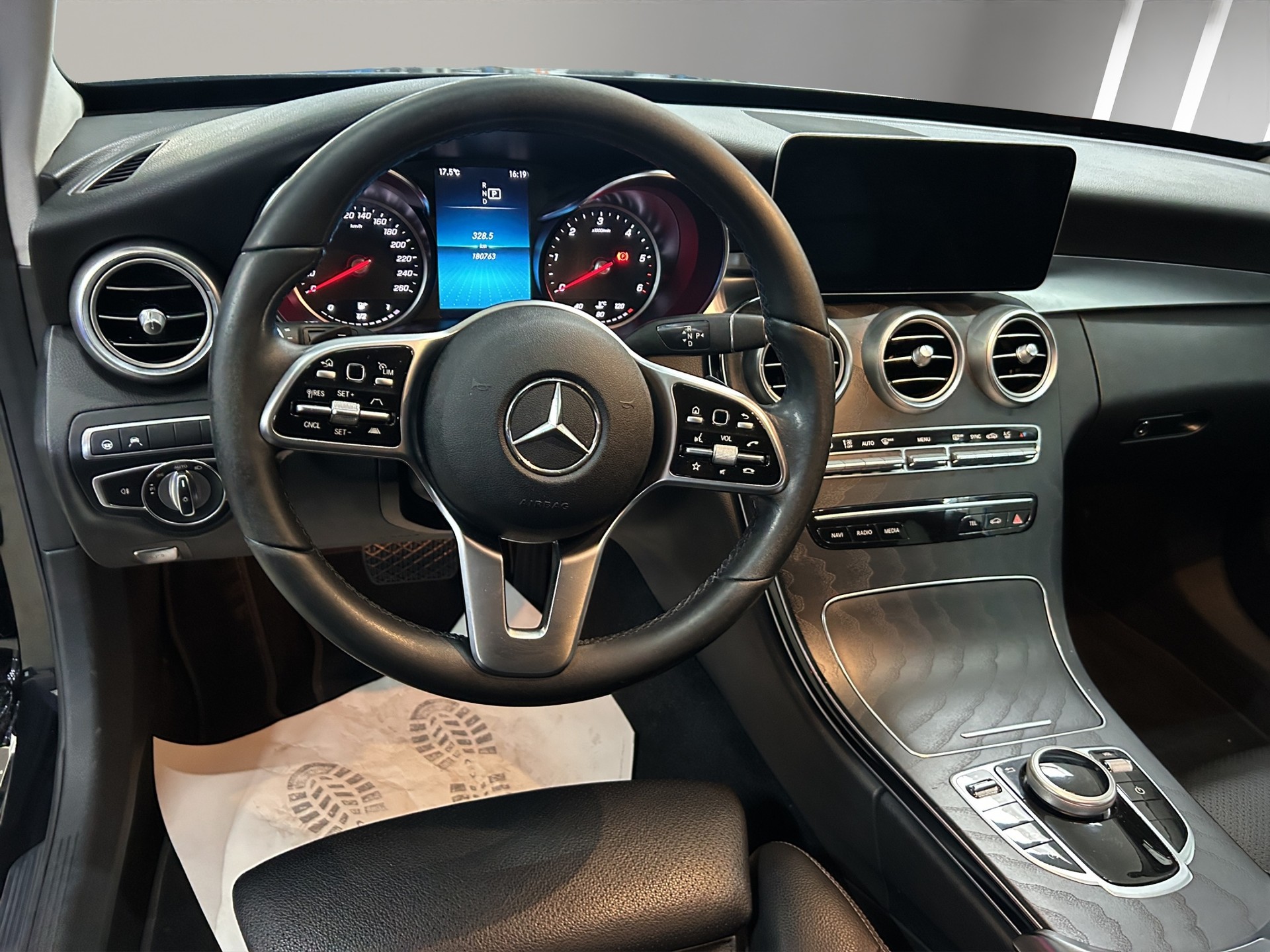 MERCEDES-BENZ C 220 d Swiss Star Avantgarde 4M 9G-Tronic-image-6