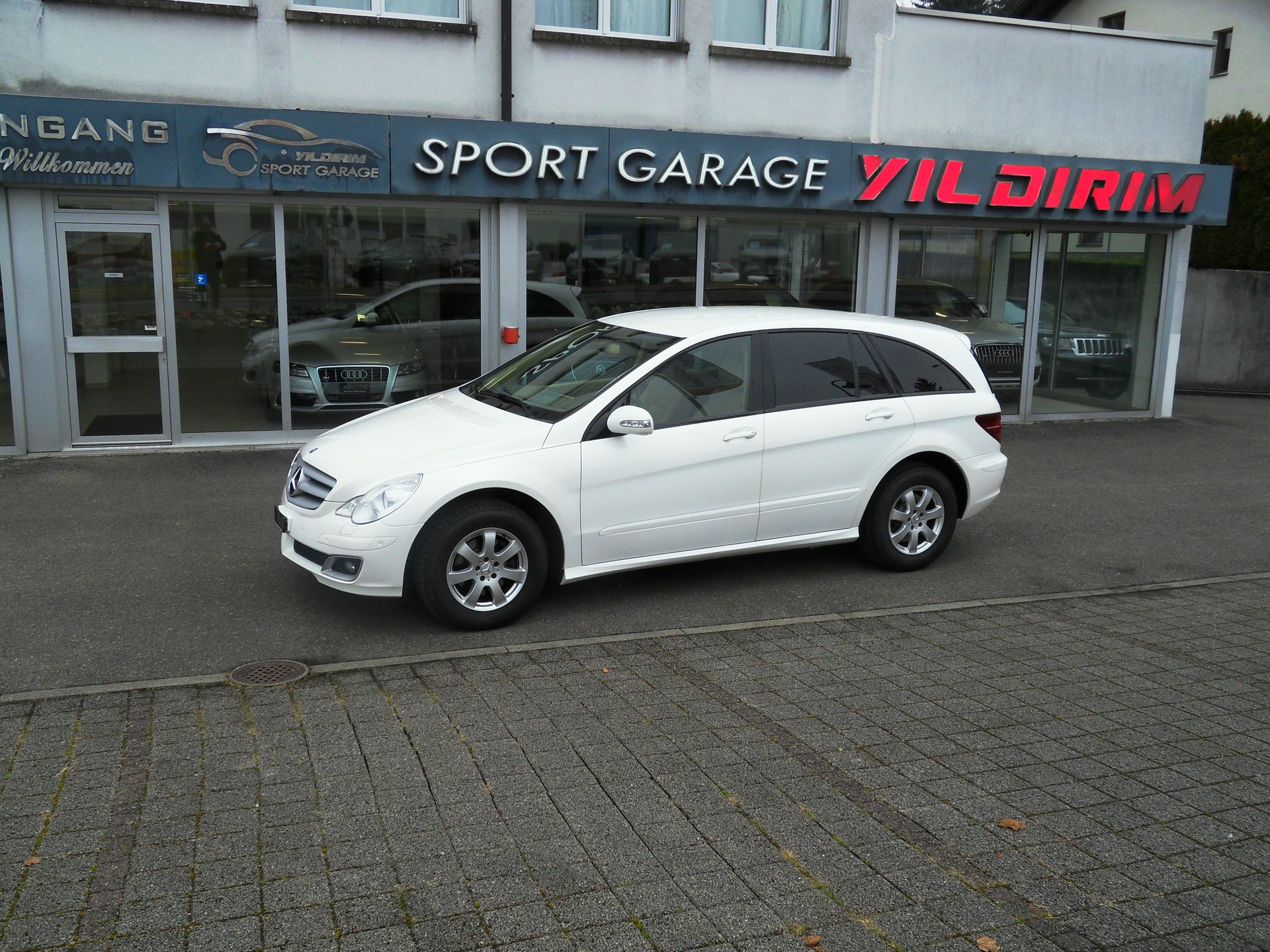MERCEDES-BENZ R 320 CDI 4Matic 7G-Tronic-image-22