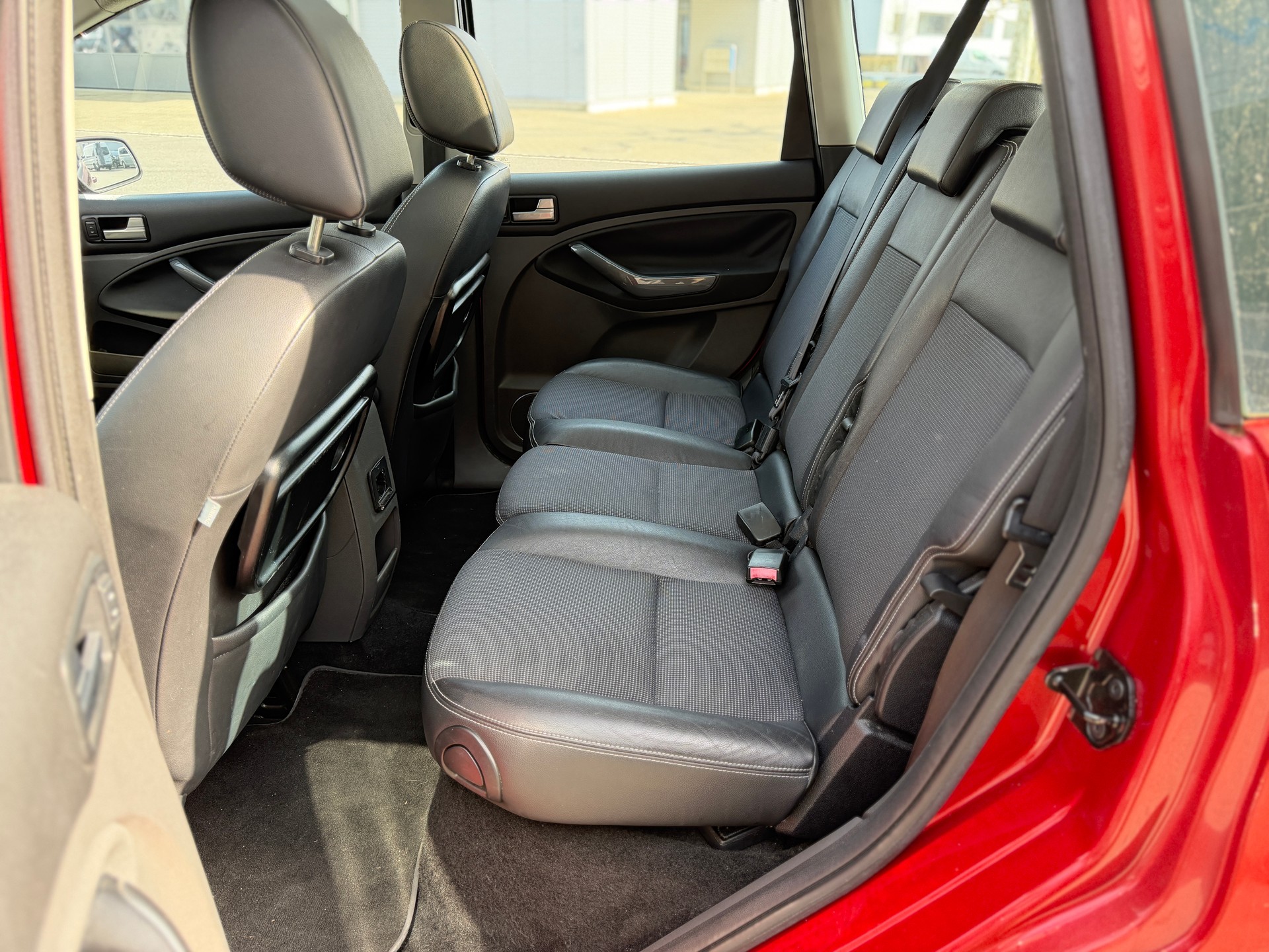 FORD C-Max 2.0 TDCi Titanium PowerShift Automat Panorama-image-6