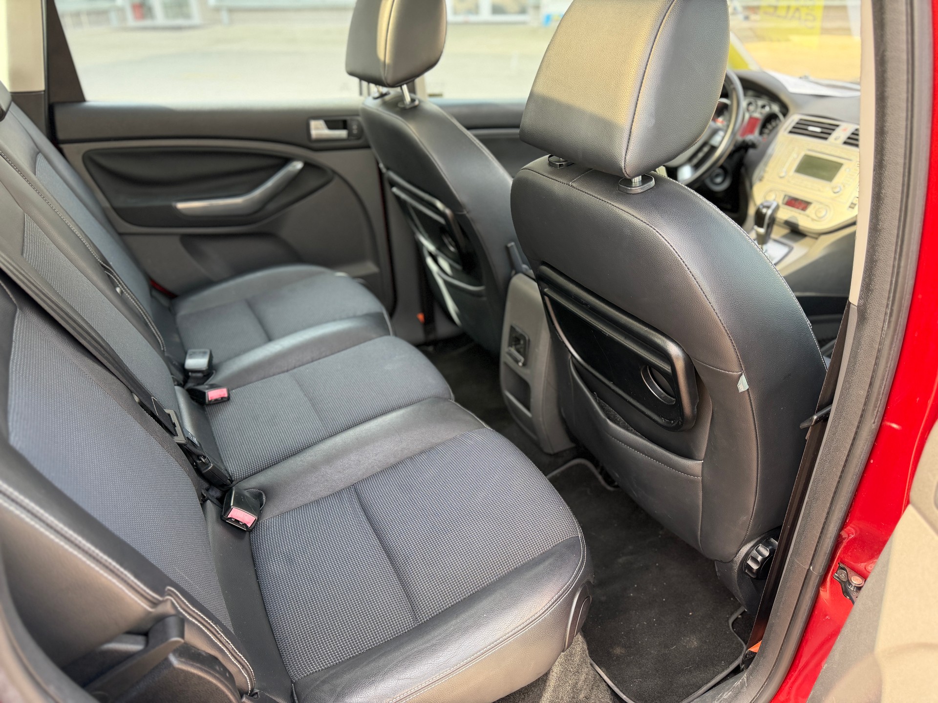 FORD C-Max 2.0 TDCi Titanium PowerShift Automat Panorama-image-9