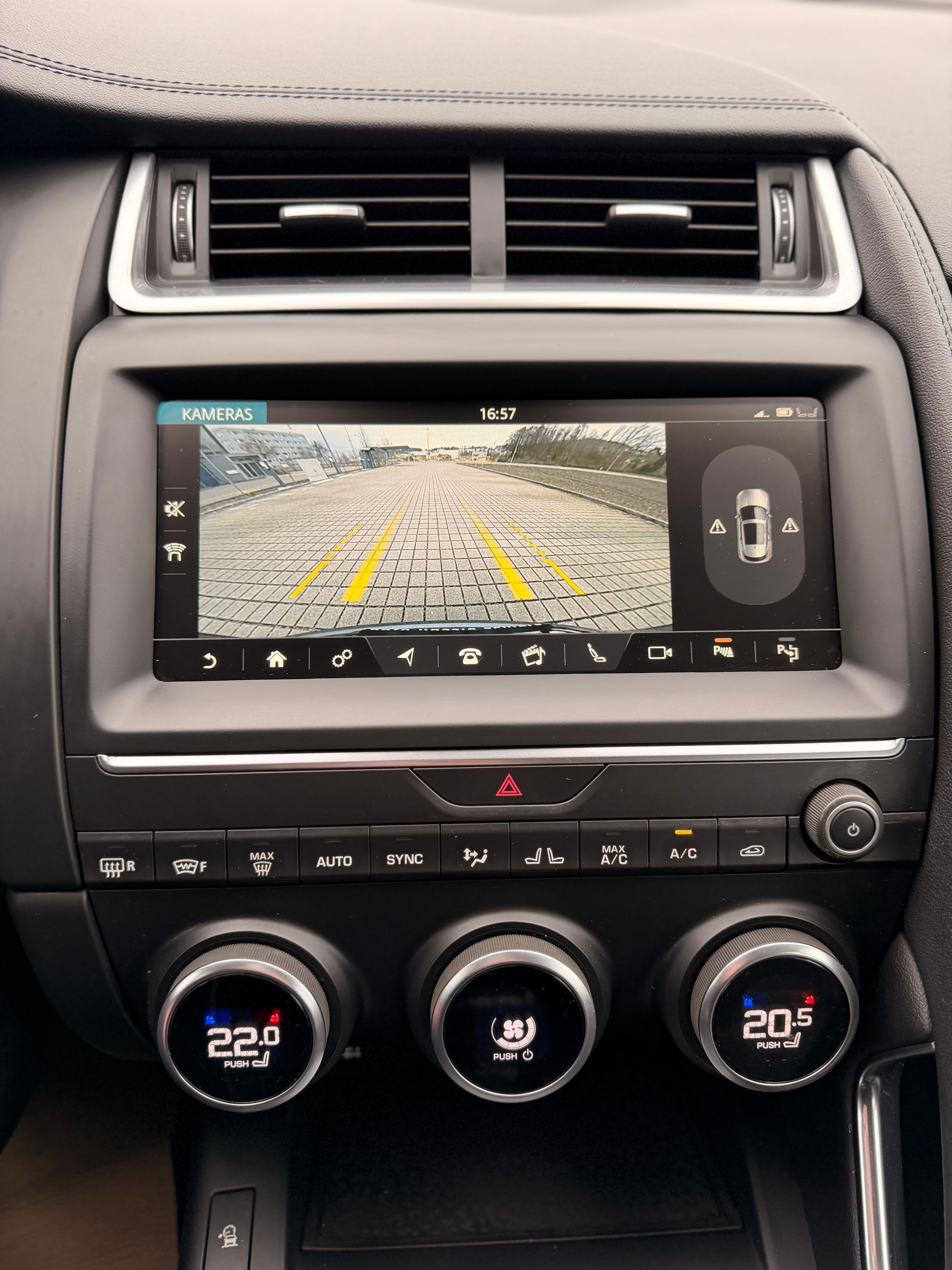 JAGUAR E-Pace 2.0d D150 S AWD Automatik-image-20