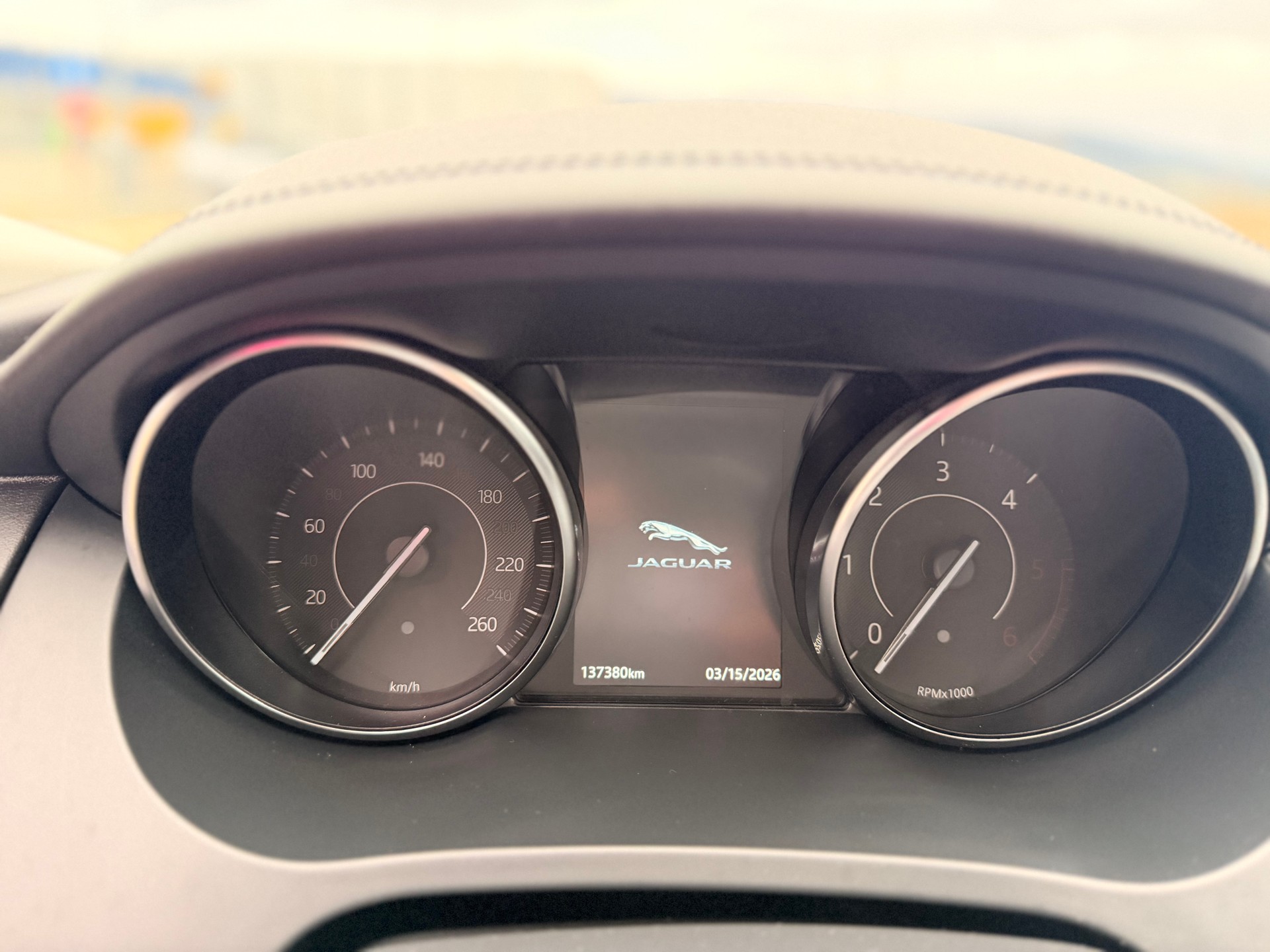 JAGUAR E-Pace 2.0d D150 S AWD Automatik-image-26